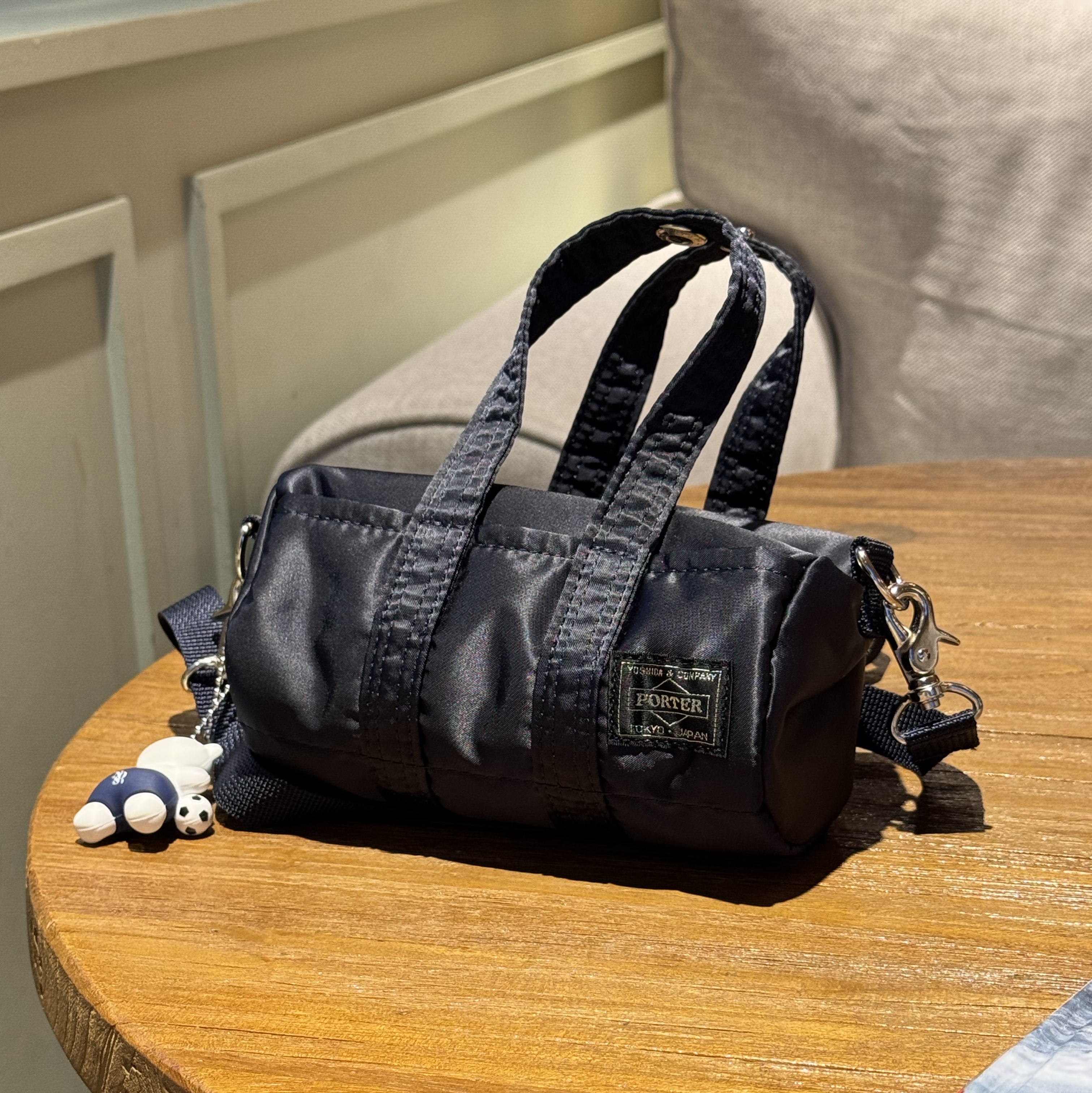 Porter Howl 2Way Boston Bag Mini Navy Blue, Monamhee x NOS7 SON.hee Figure Keyring Cream 착용 스타일