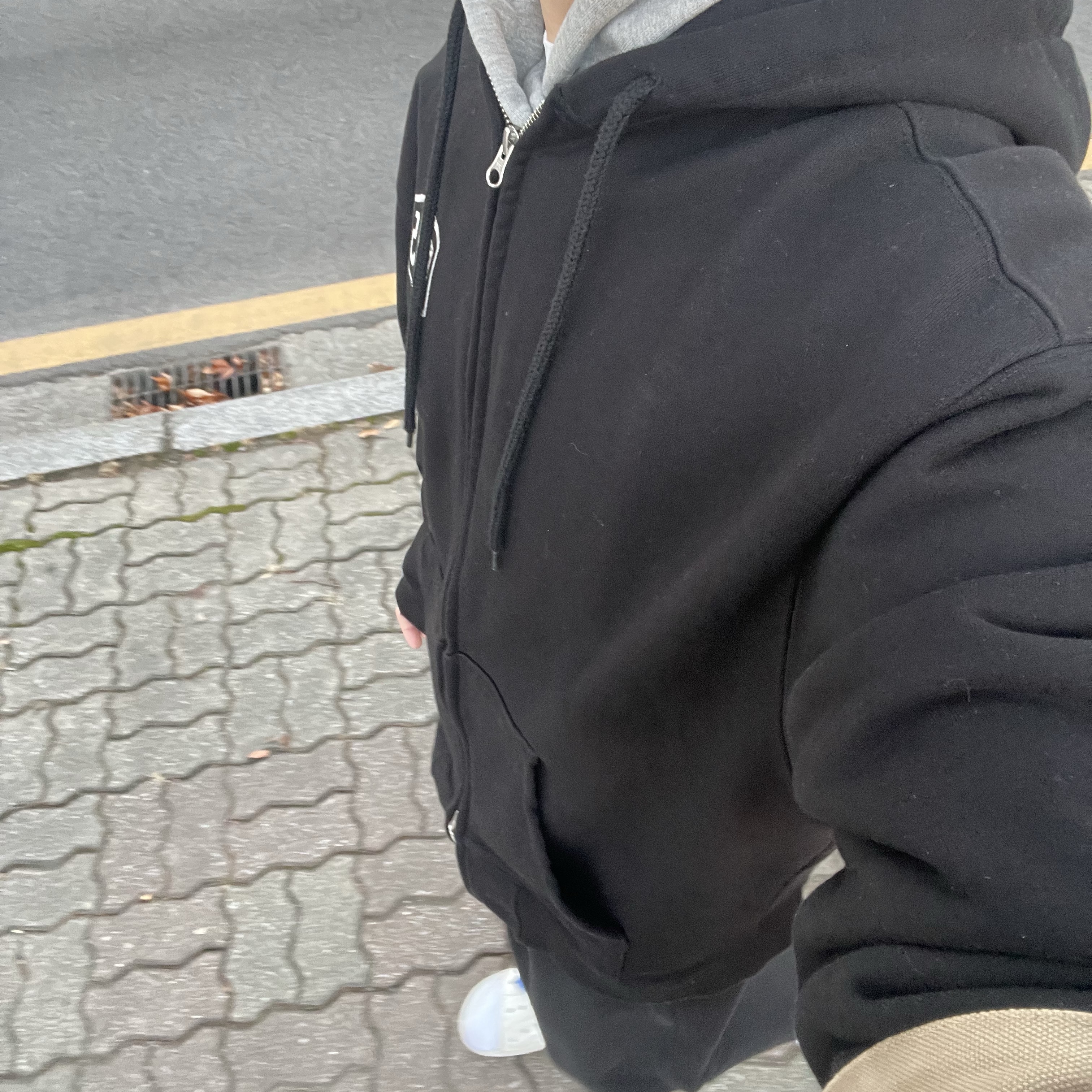 Deus Ex Machina Seoul Address Hoodie Black 착용 스타일 - 2