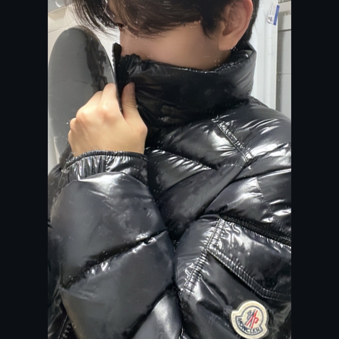 Moncler Maya Short Down Jacket Black - 24FW 착용 스타일