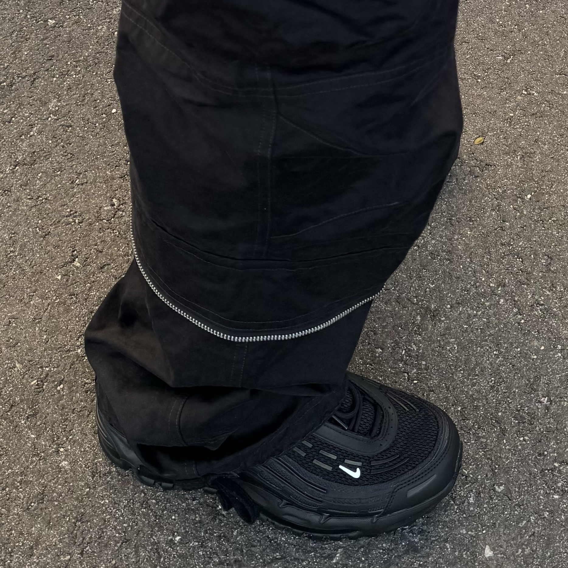 Nike x Comme des Garcons Homme Plus Air Max TL 2.5 Black, Farfromwhat Far Round Cargo Pants Black 착용 스타일