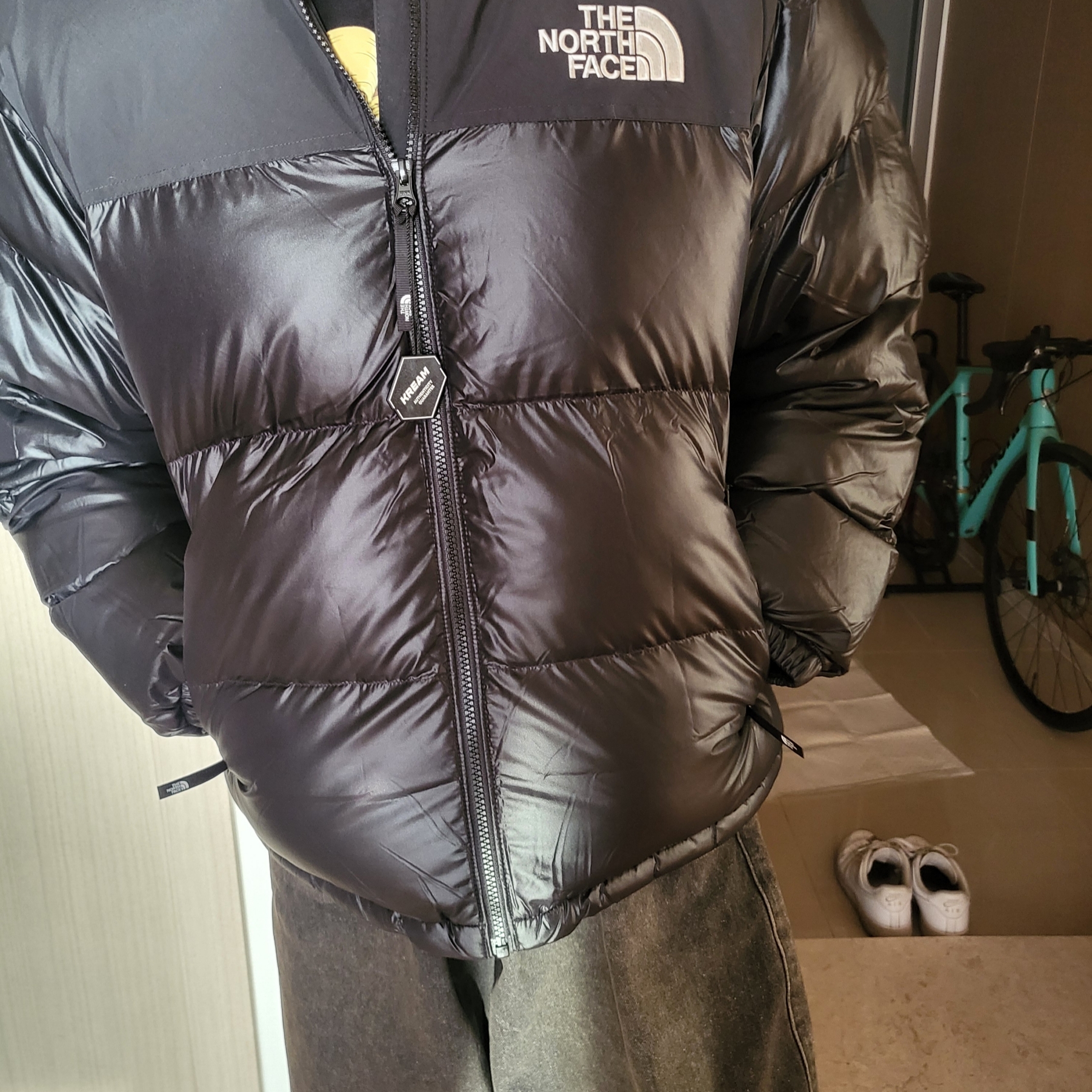 The North Face On Ball Jacket Black 착용 스타일