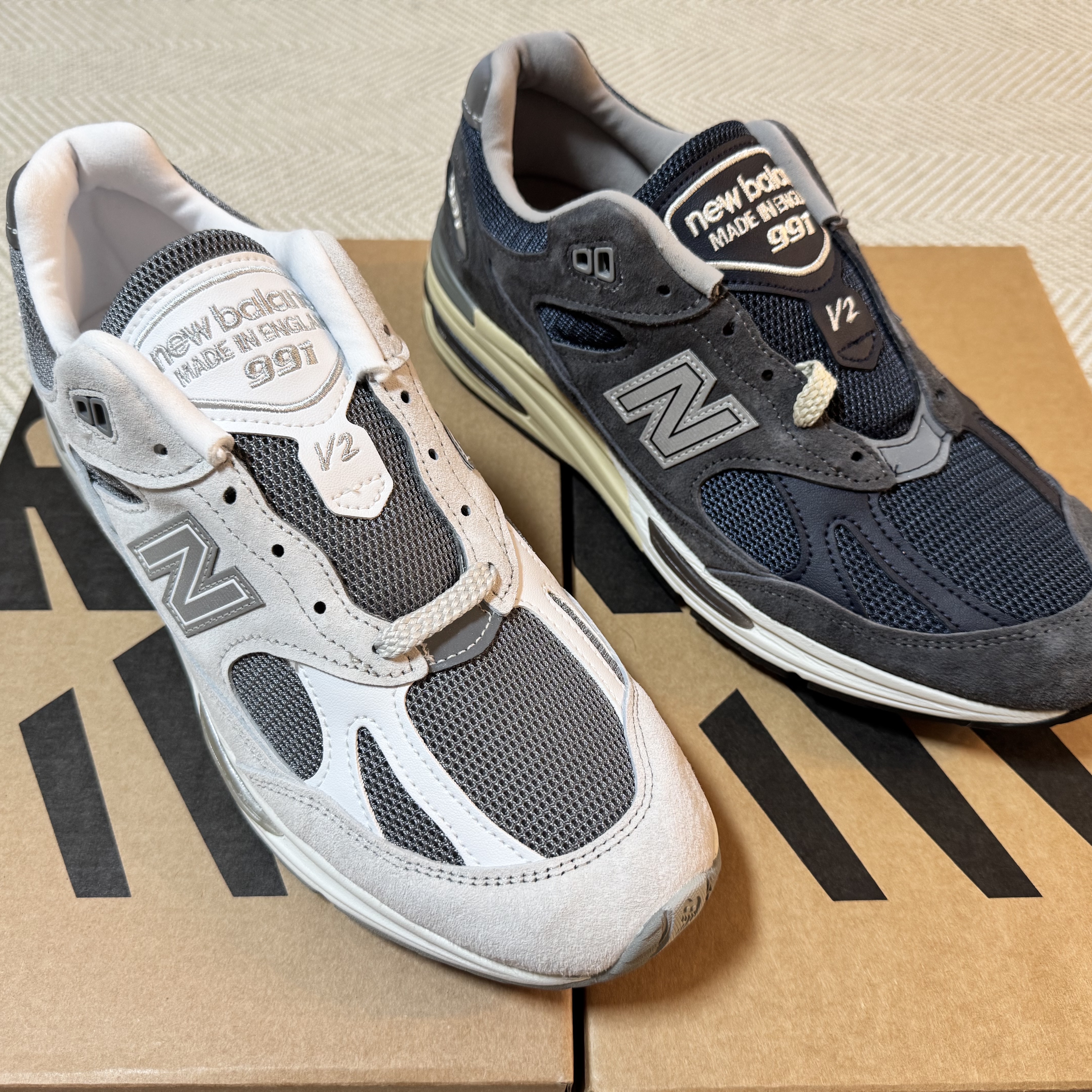 New Balance 991v2 Made in UK Dark Gull Grey, New Balance 991v2 Made in UK Nimbus Cloud Cool Grey - D Standard 착용 스타일 - 1