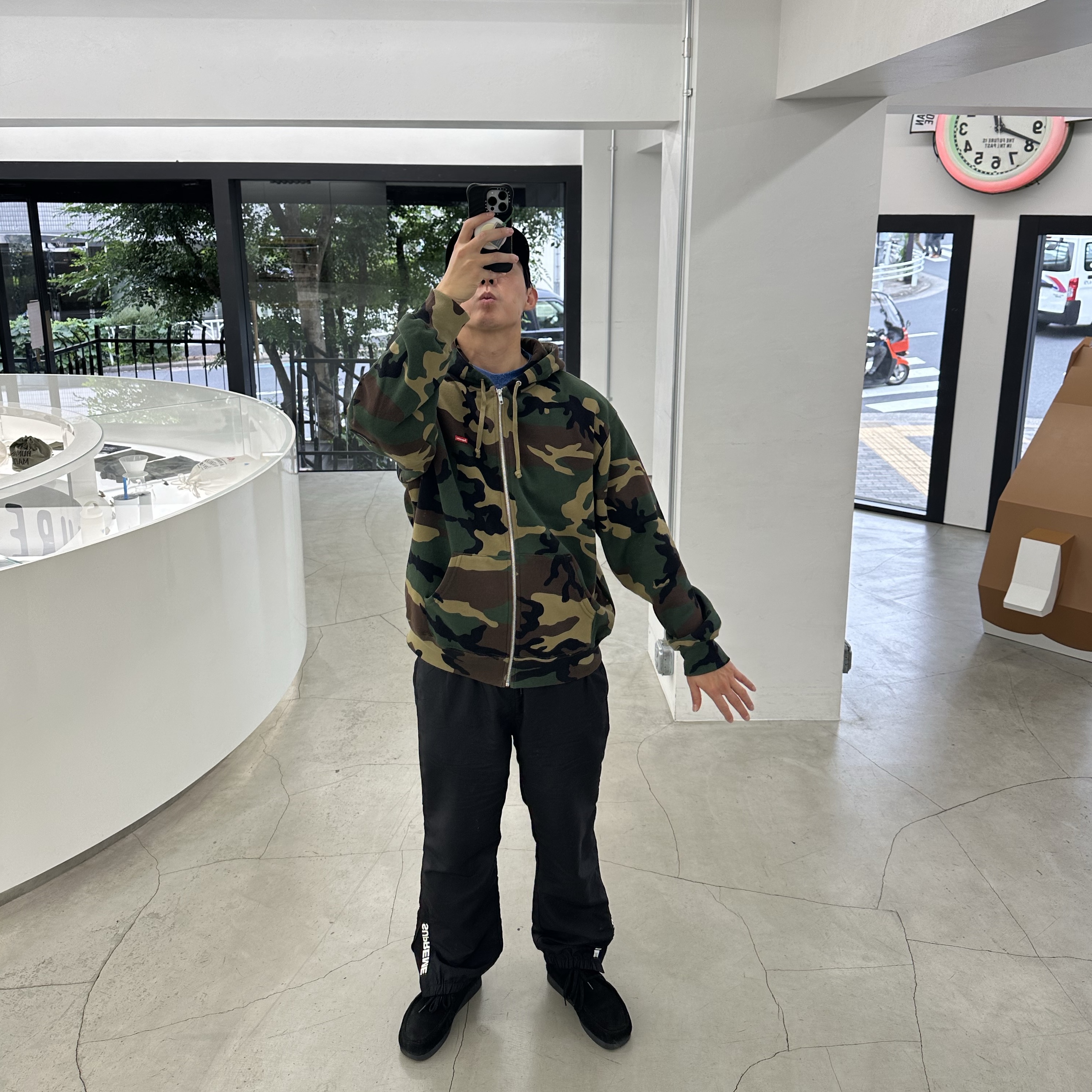 Supreme Small Box Zip Up Hooded Sweatshirt Woodland Camo - 24FW, Supreme Washed Chino Twill Camp Cap Black 착용 스타일