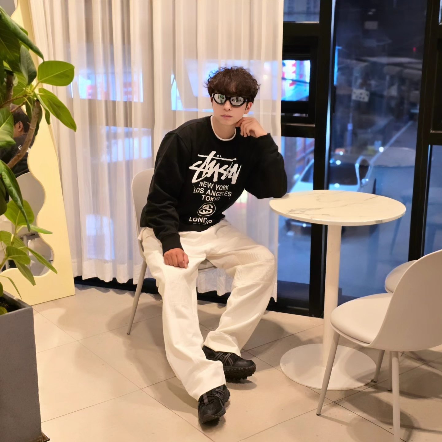 Stussy World Tour Crew Black 2023, Stussy World Tour Crew Black 2024 착용 스타일 - 2