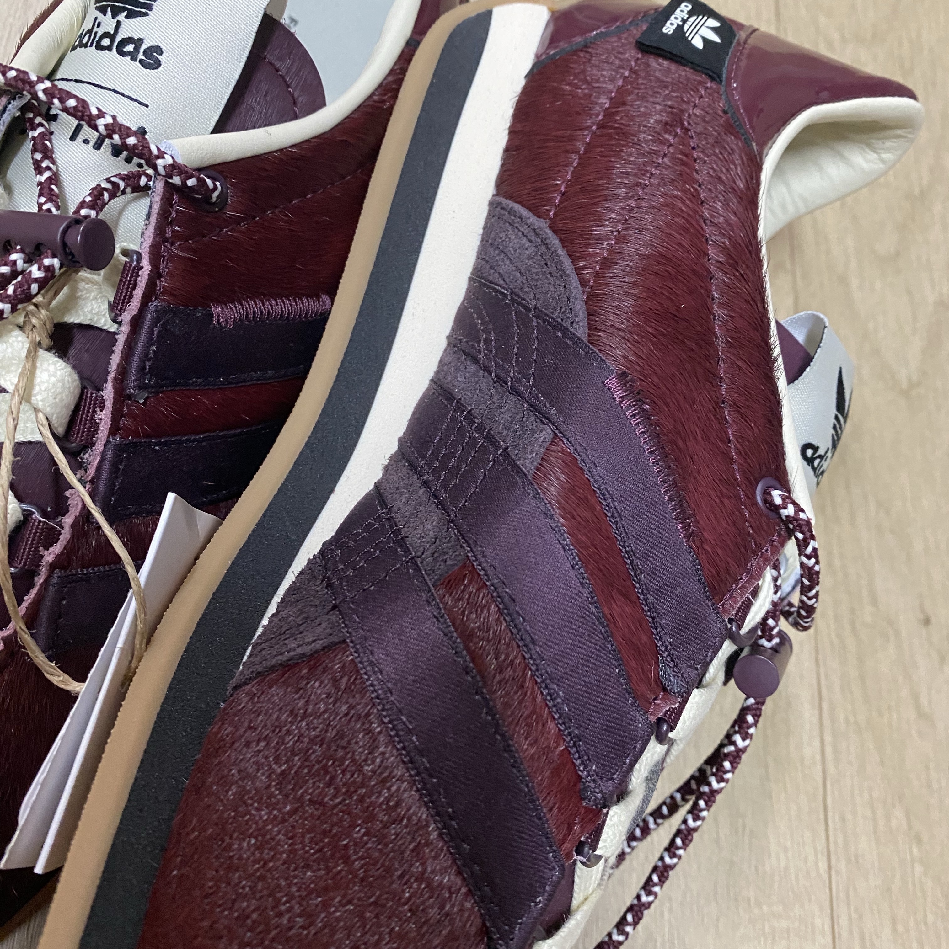 Adidas x Song for the Mute Country OG Maroon Core Black 착용 스타일 - 3