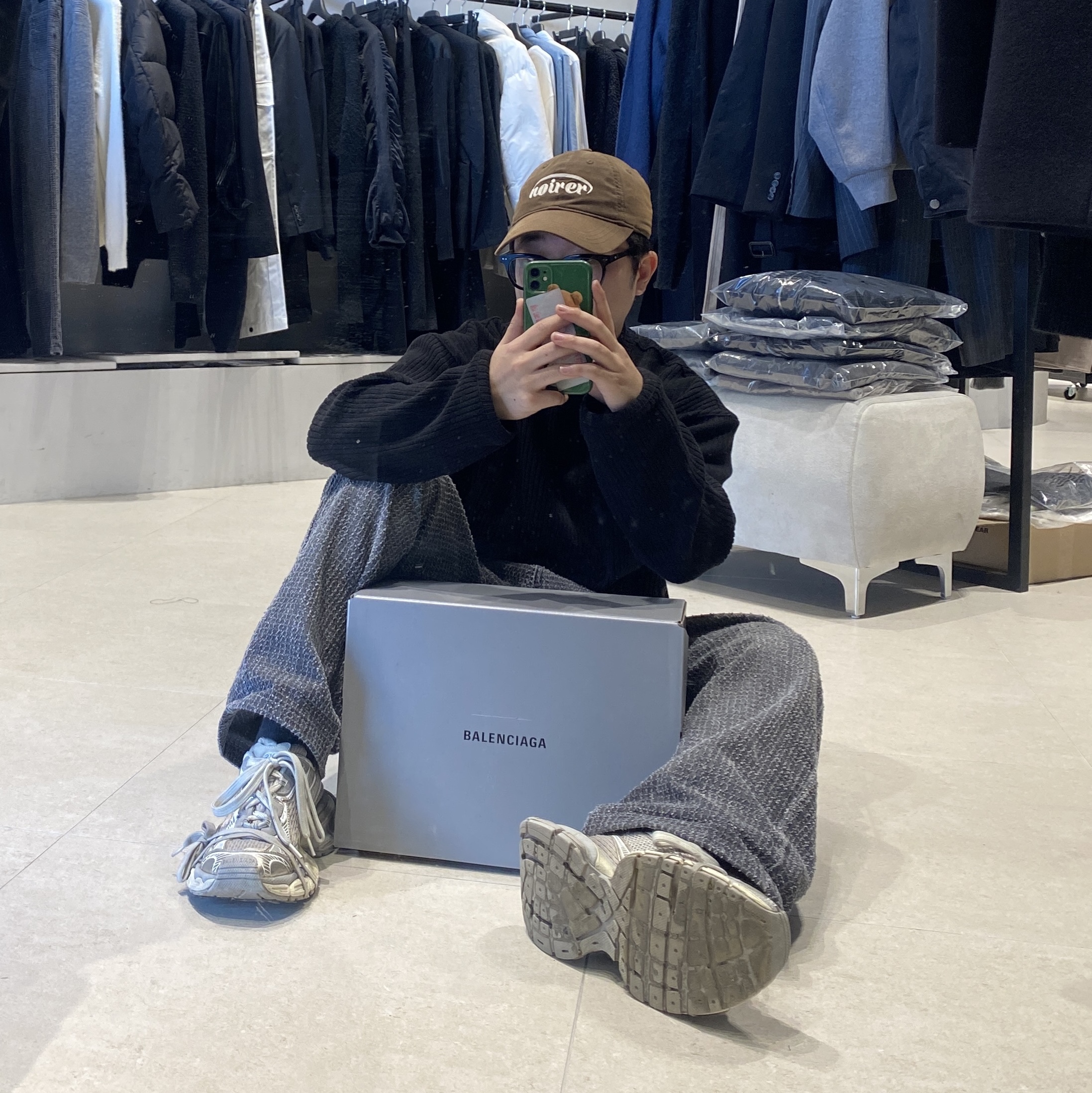 Balenciaga 3XL Sneakers Light Beige 착용 스타일