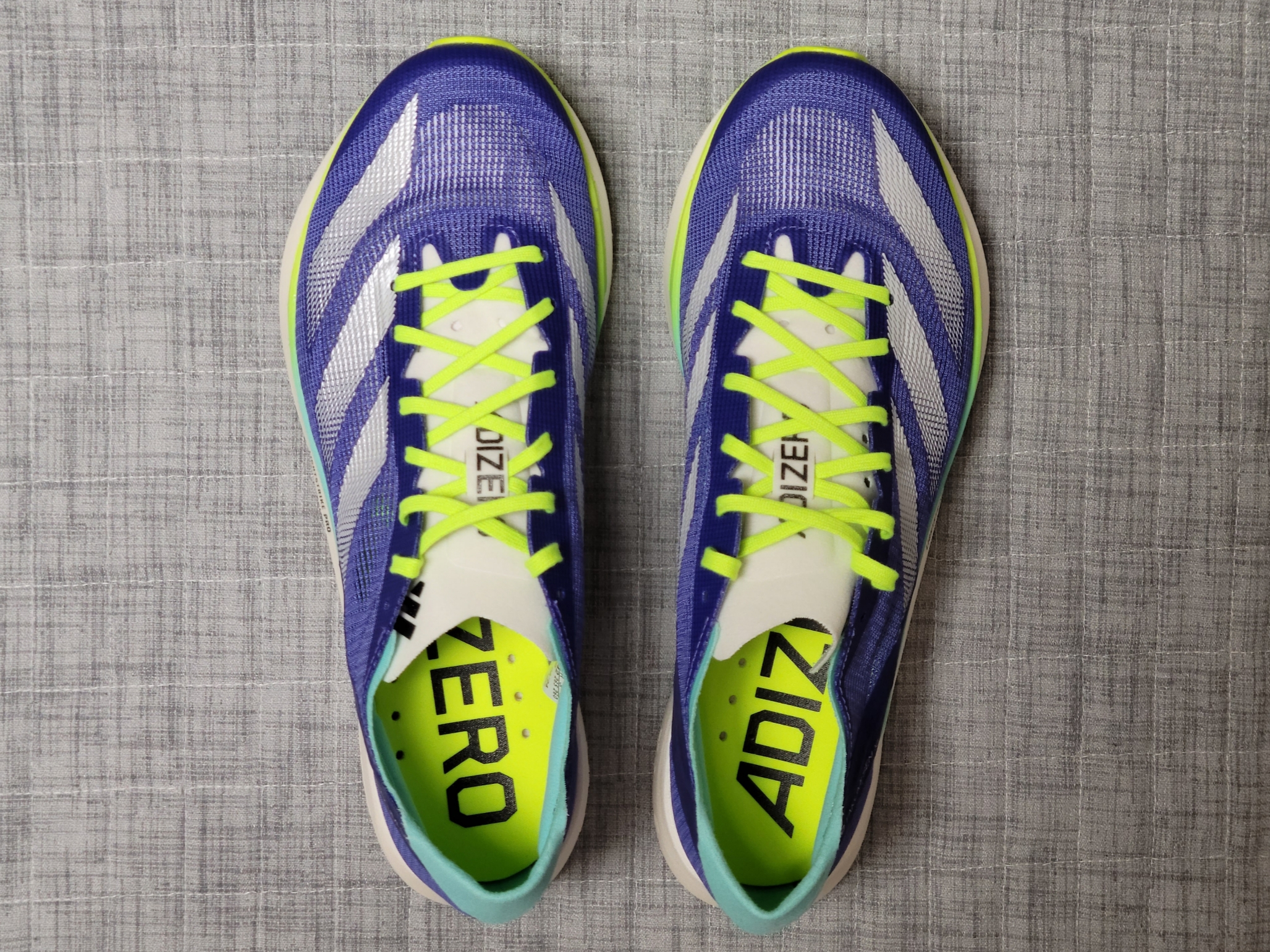 Adidas Adizero Takumi Sen 10 Cobalt Blue Lucid Lemon 착용 스타일 - 4