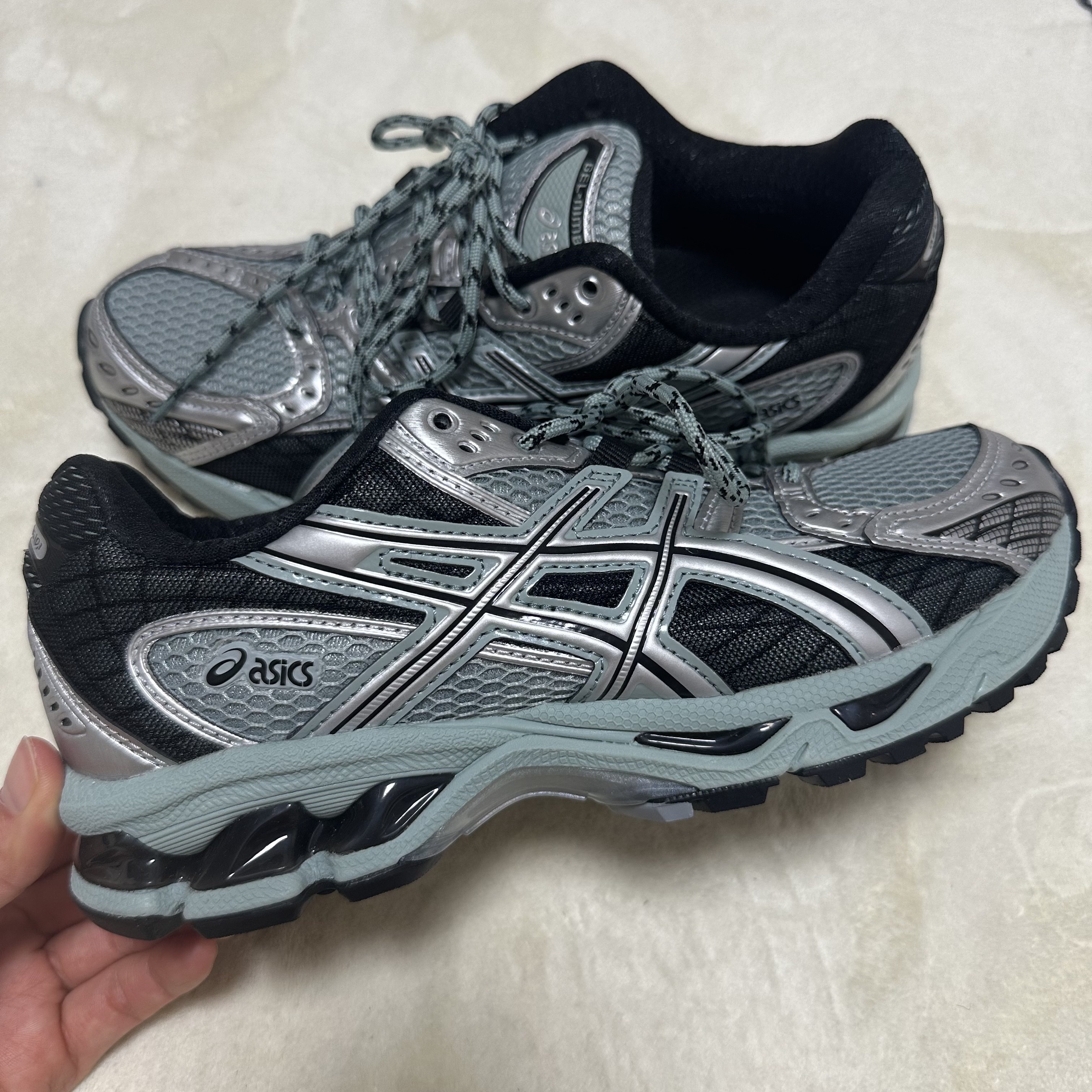 Asics Gel-Nimbus 10.1 Ocean Haze Pure Silver 착용 스타일 - 1