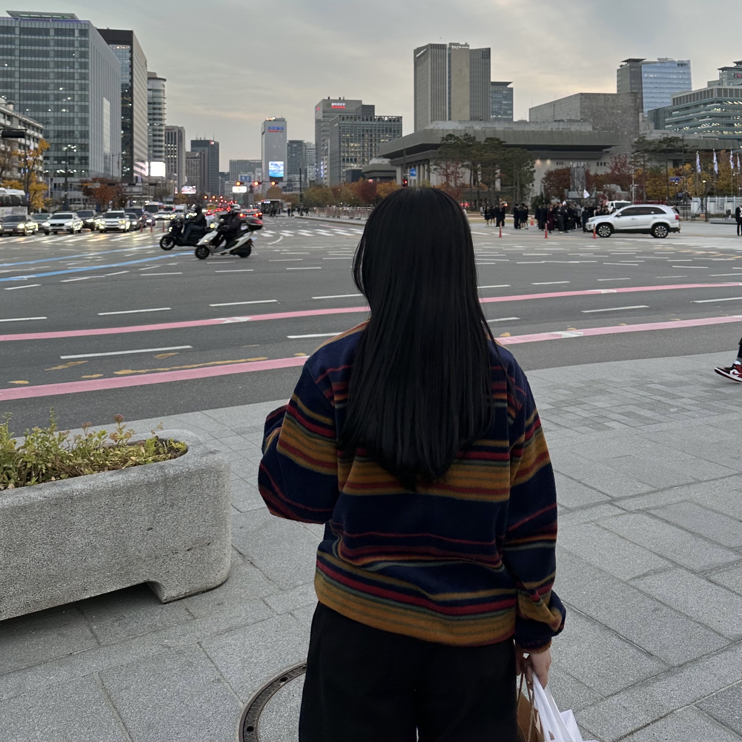 Supreme Stripe Zip Up Fleece Jacket Navy - 24FW, Supreme Stripe Zip Up Fleece Jacket Black - 24FW 착용 스타일
