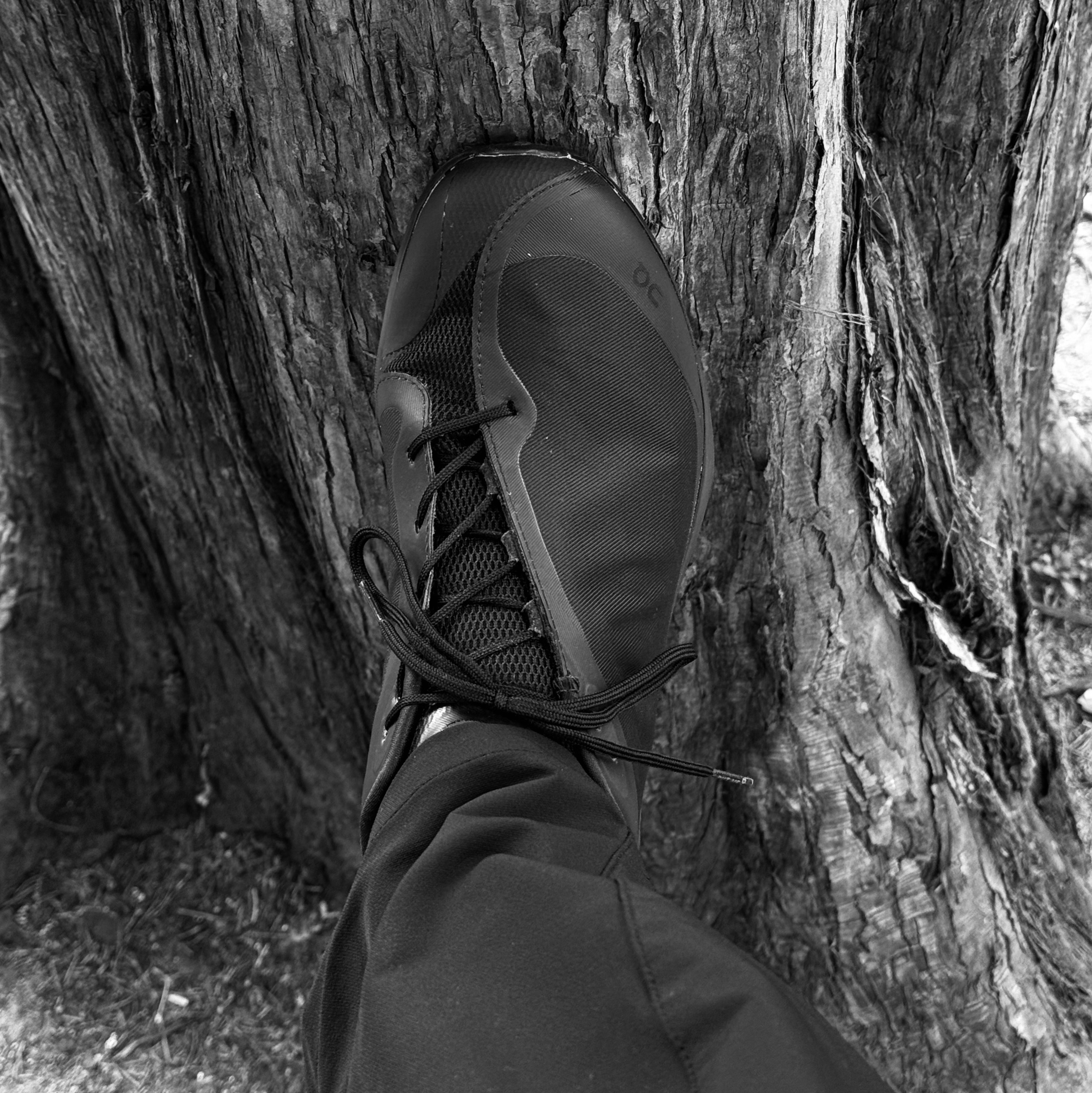 On Running x Post Archive Faction (Paf) Cloudventure Peak All Black 착용 스타일 - 4