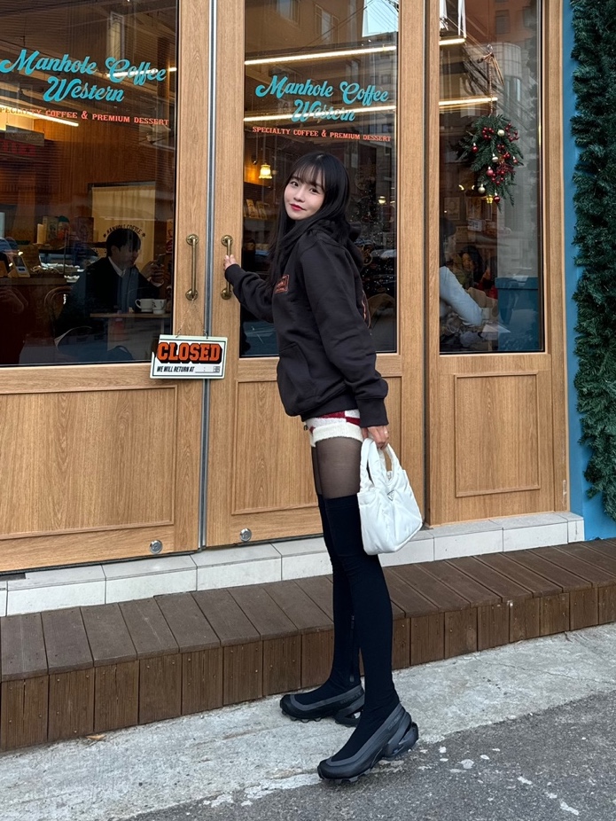 (W) Salomon x MM6 Maison Margiela Cross Wader Black, Palace x Porter Hoodie Black - 24FW 착용 스타일 - 1