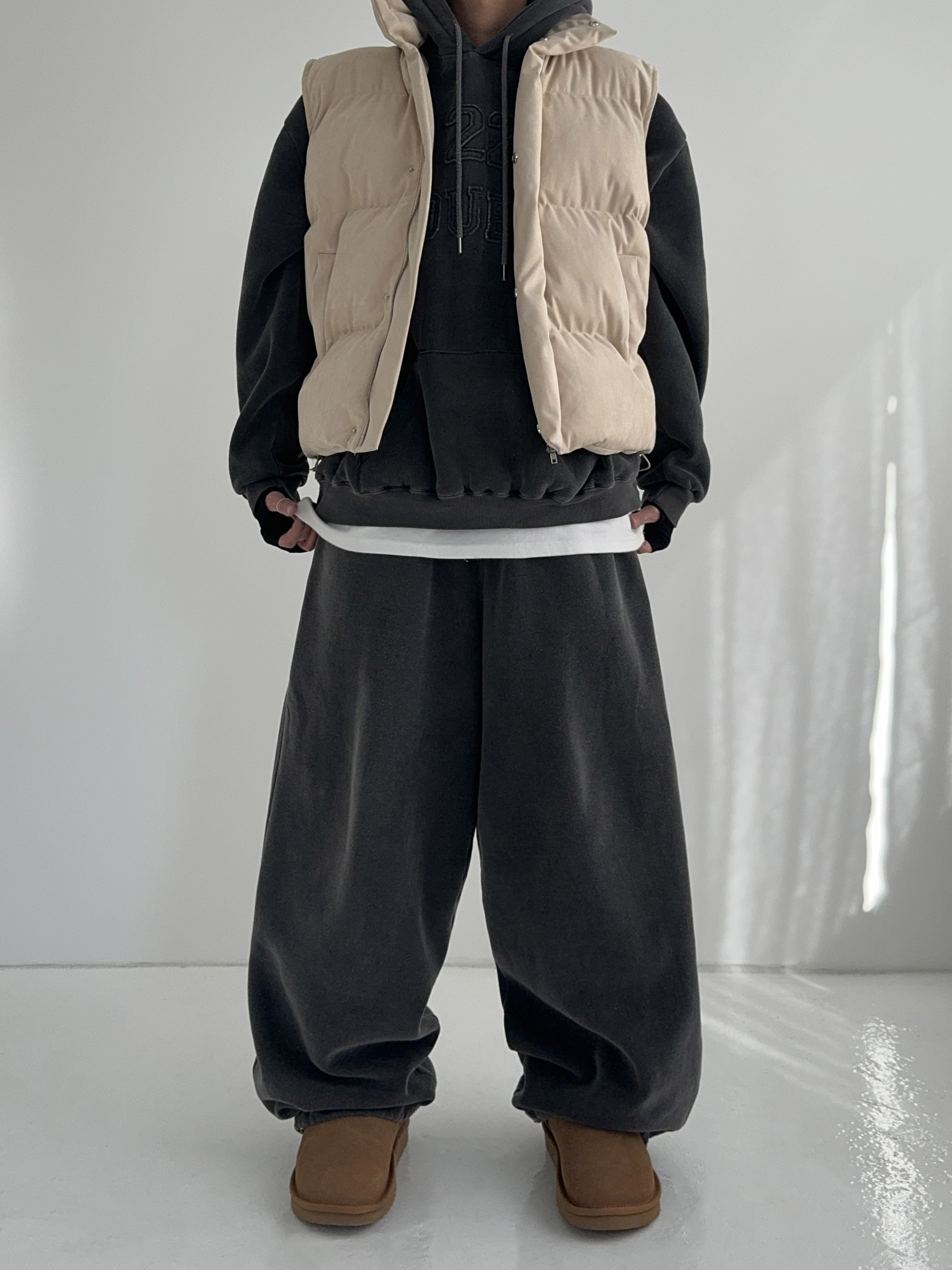 Supreme Shearling Trooper Black - 23FW 착용 스타일 - 2