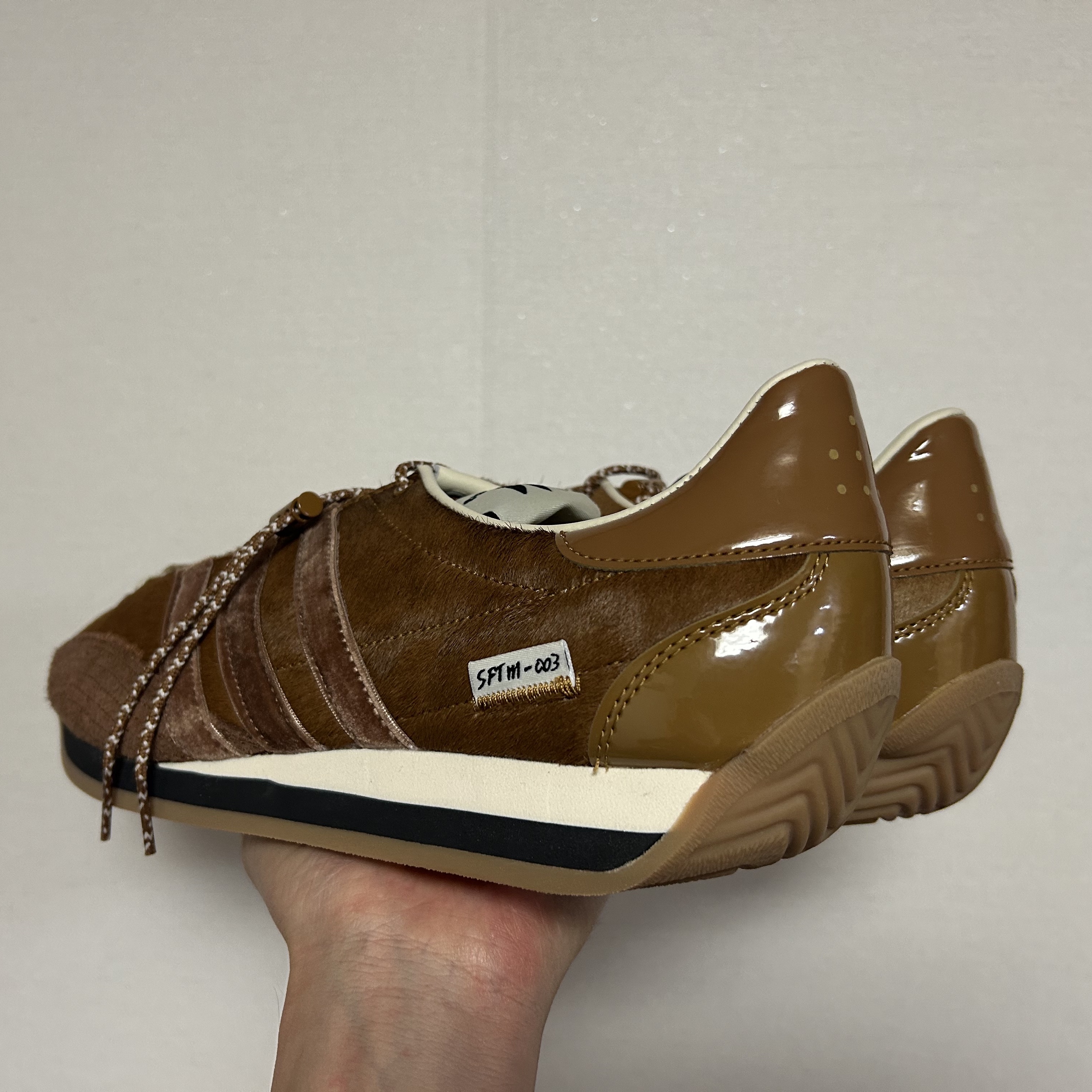 Adidas x Song for the Mute Country OG Bronze Strata Wild Brown 착용 스타일 - 3