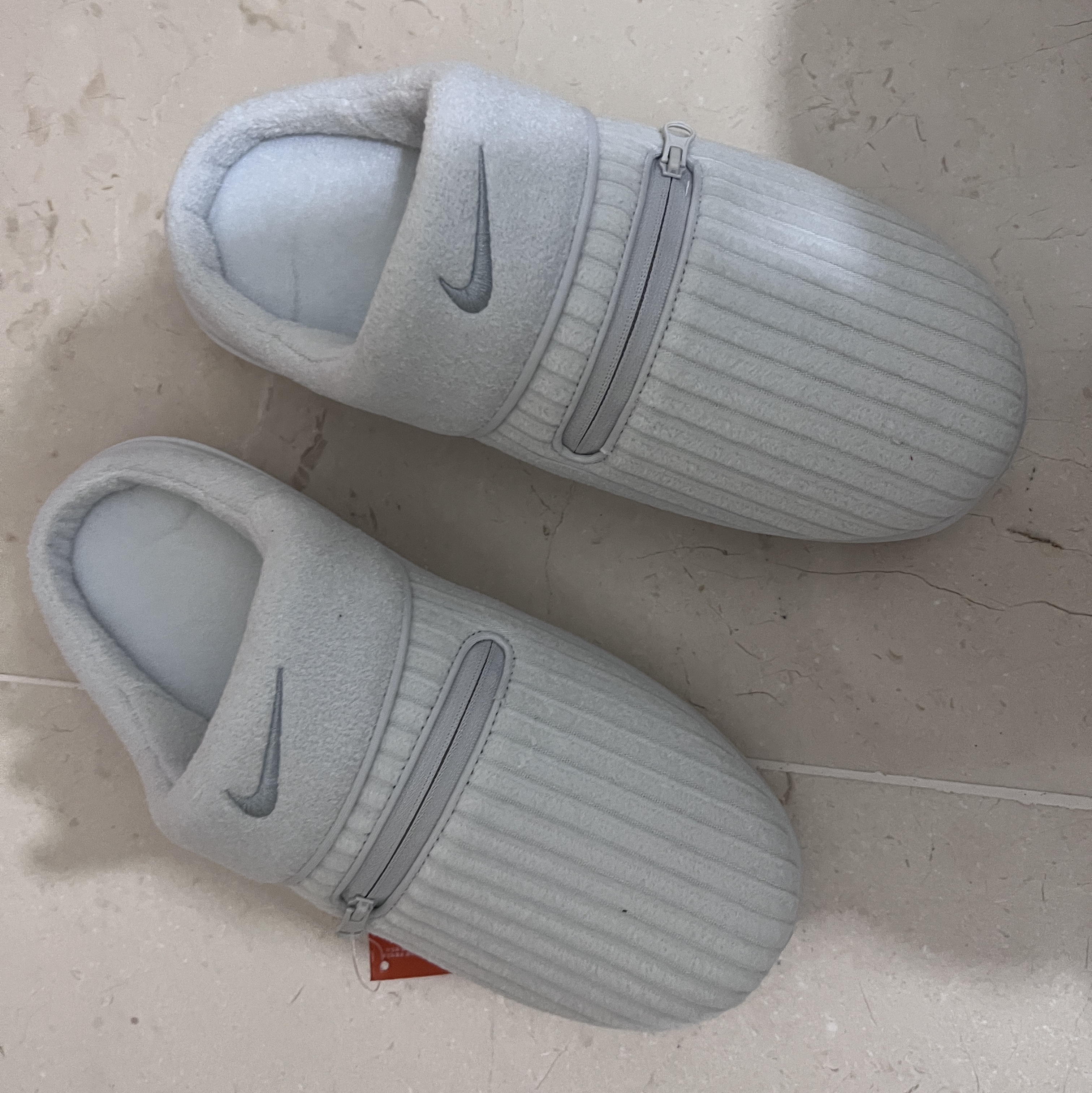 (W) Nike Burrow SE Slippers Photon Dust Wolf Grey 착용 스타일