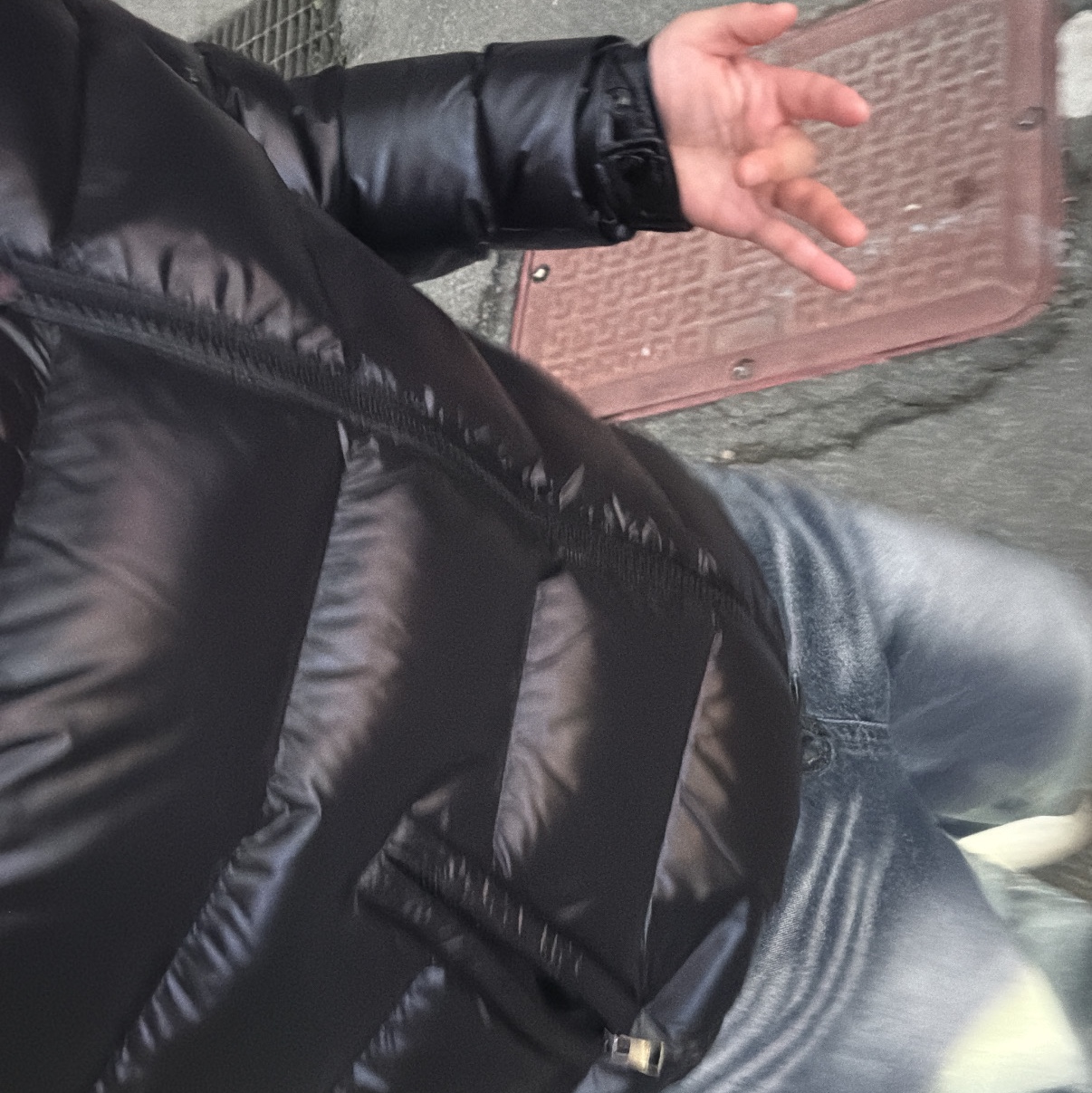 Moncler Maya Short Down Jacket Black - 24FW 착용 스타일 - 2