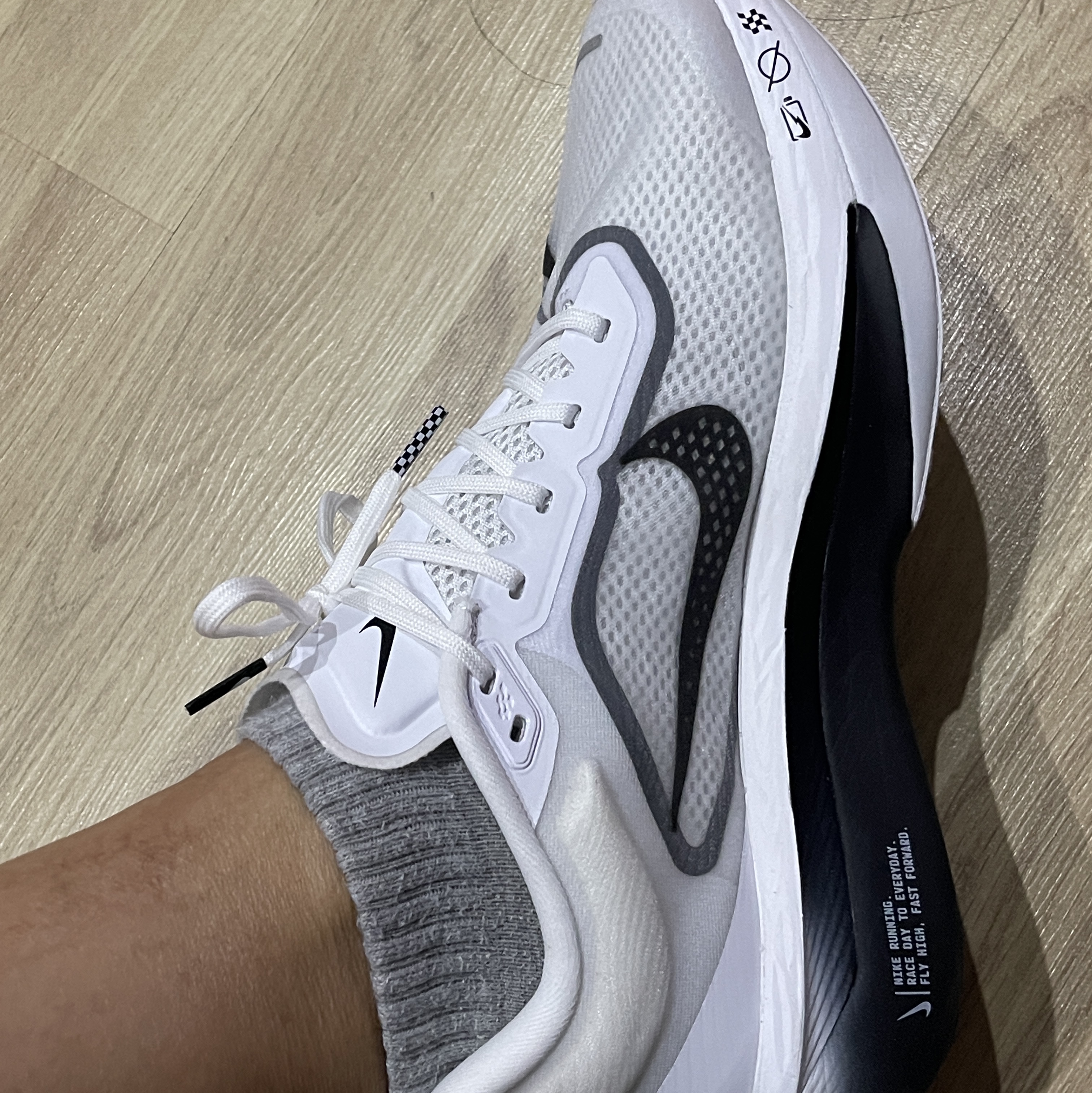 Nike Zoom Fly 6 White Smoke Grey 착용 스타일