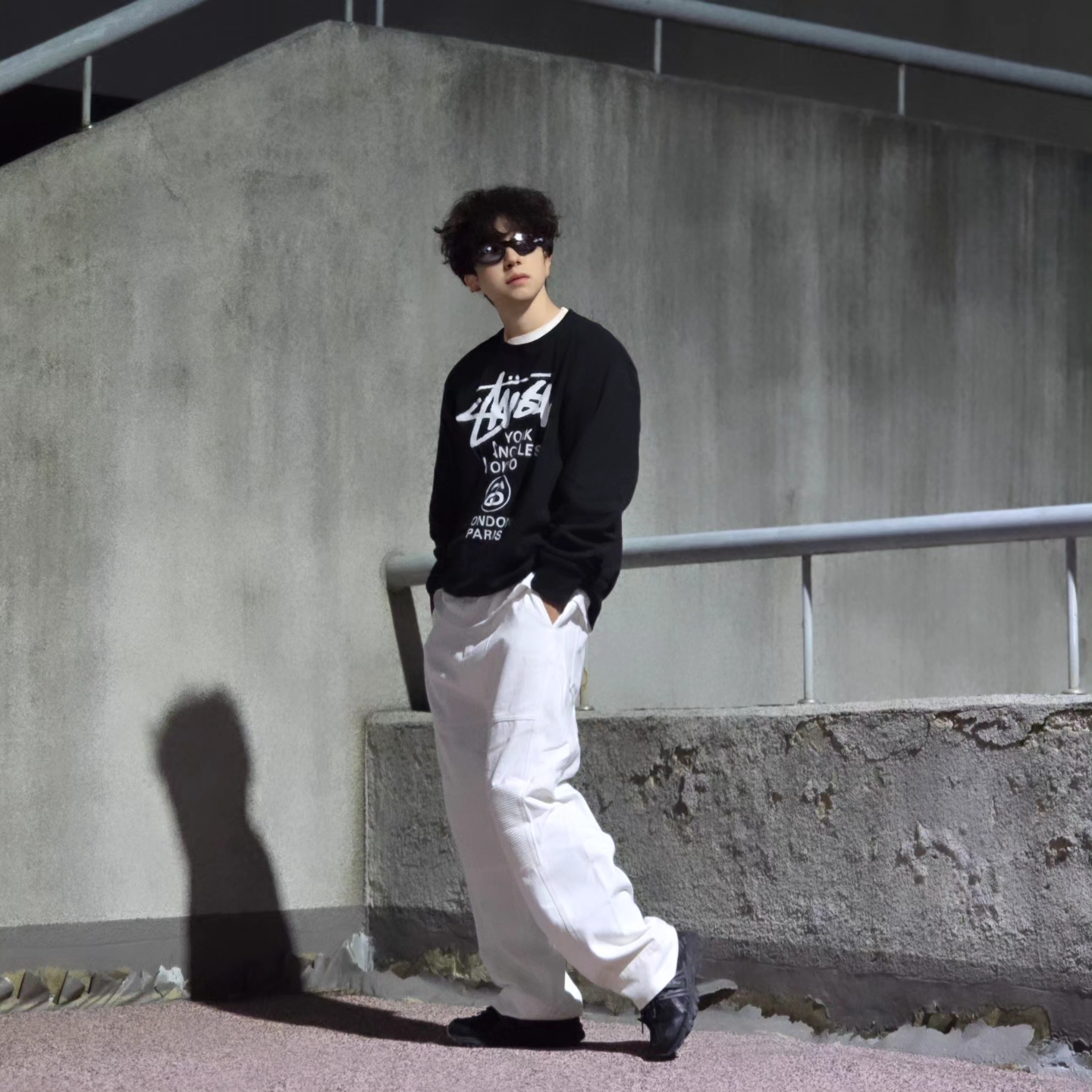 Stussy World Tour Crew Black 2023, Stussy World Tour Crew Black 2024 착용 스타일 - 5