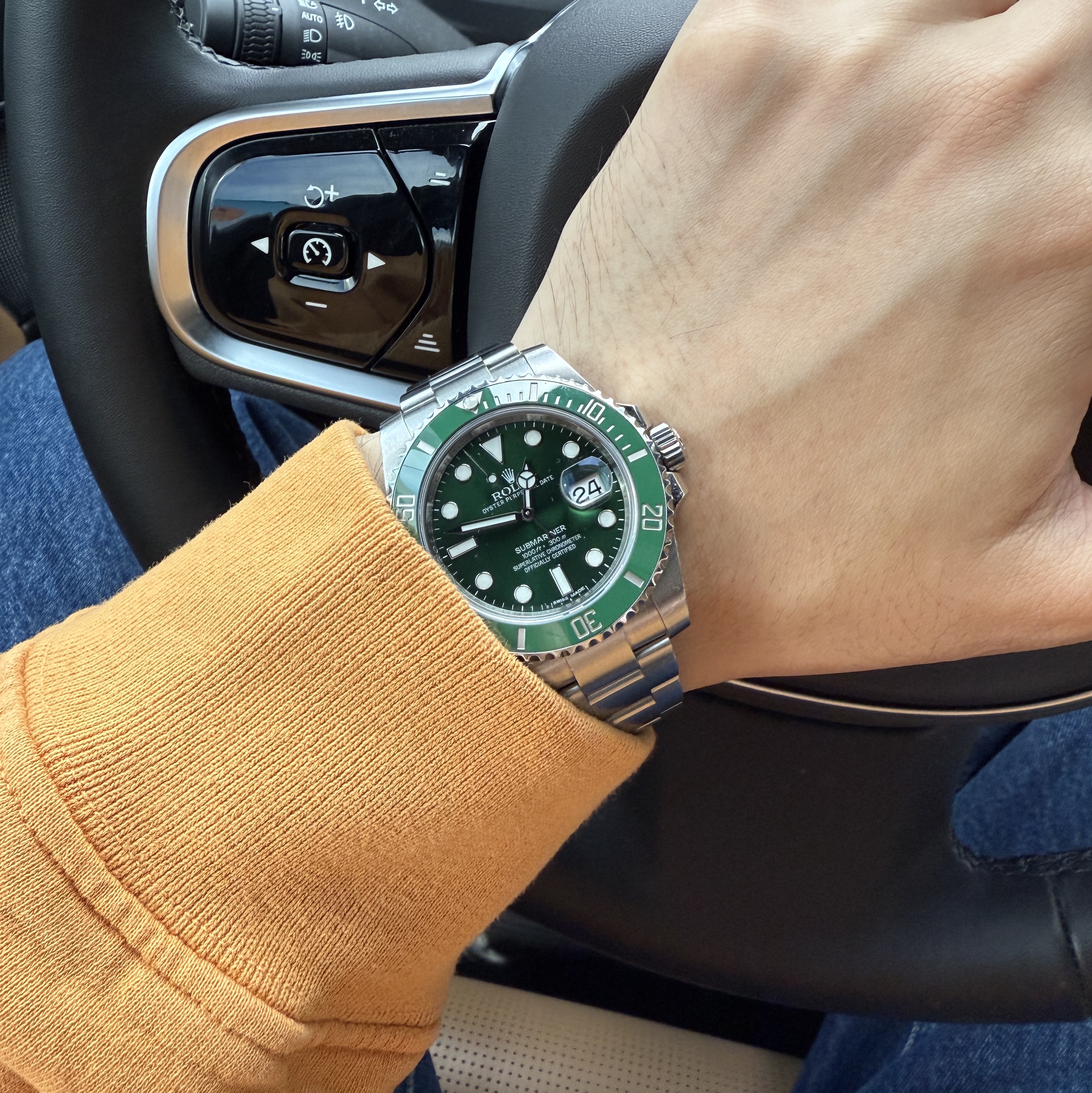 Rolex Submariner Date 40mm 116610LV Green Oyster 착용 스타일 - 1