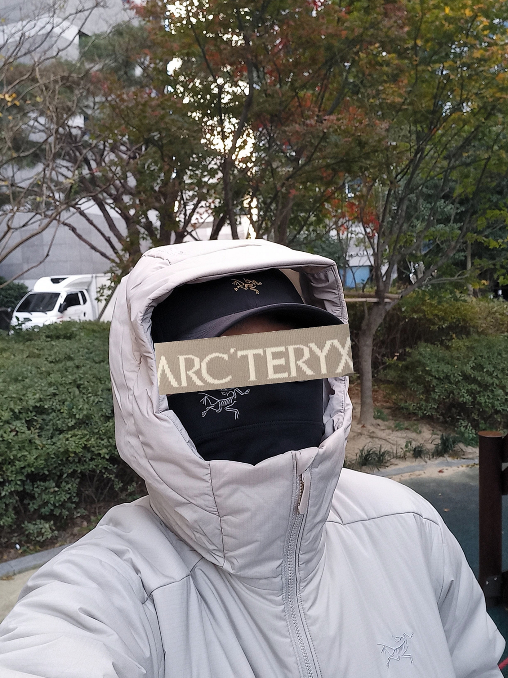 Arc'teryx Small Bird Cap Black, Arc'teryx Rho Lightweight Wool Neck Gaiter Black 착용 스타일 - 5