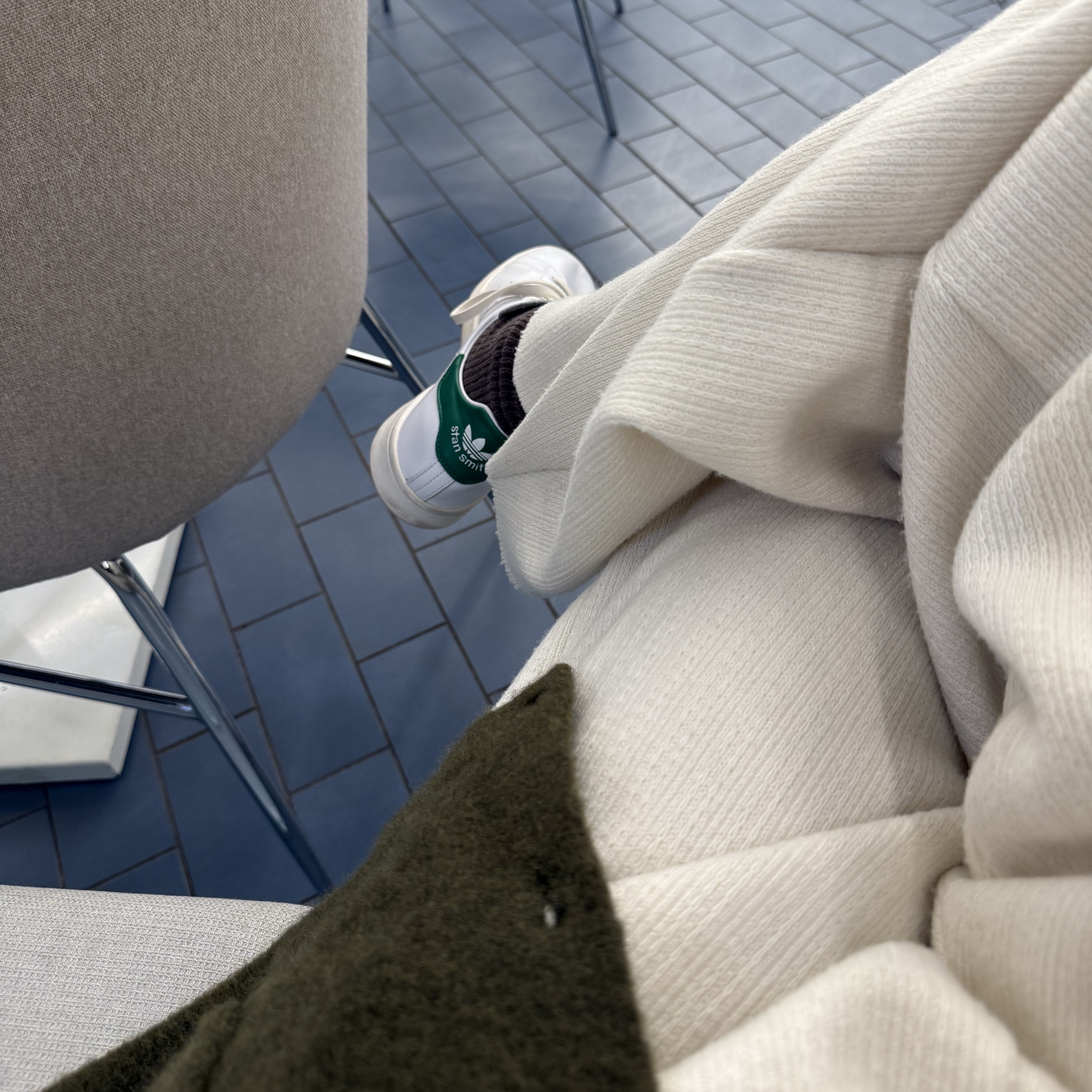 Adidas Stan Smith Decon Cloud White Green 착용 스타일