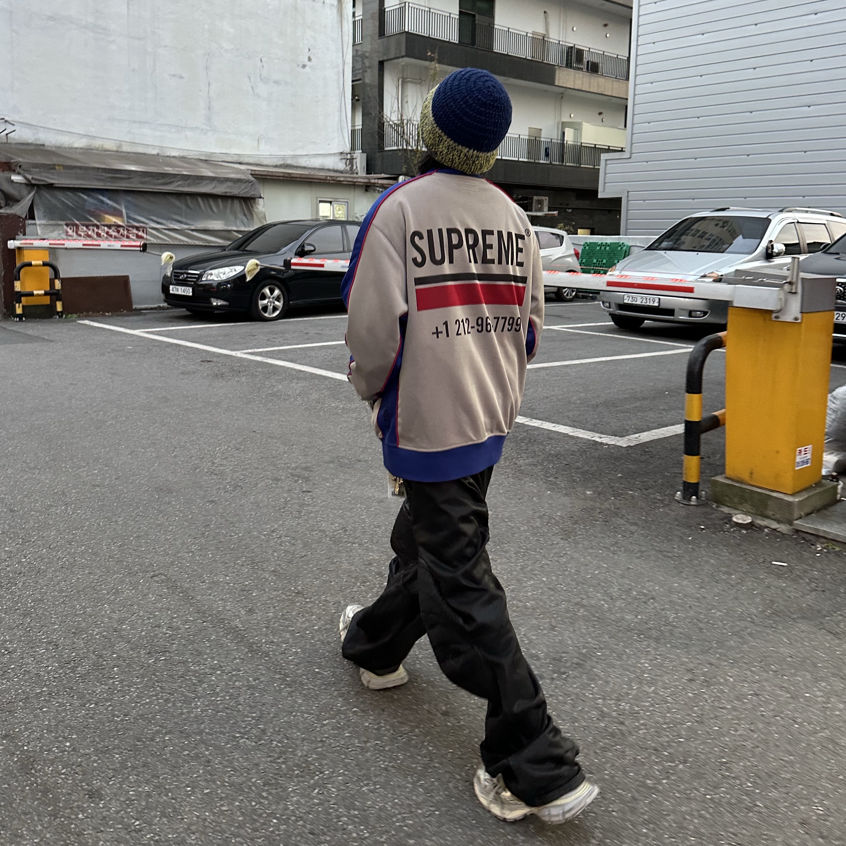 Supreme World Famous Jacquard Track Jacket Stone - 22FW, Balenciaga 3XL Sneakers Light Beige 착용 스타일 - 7