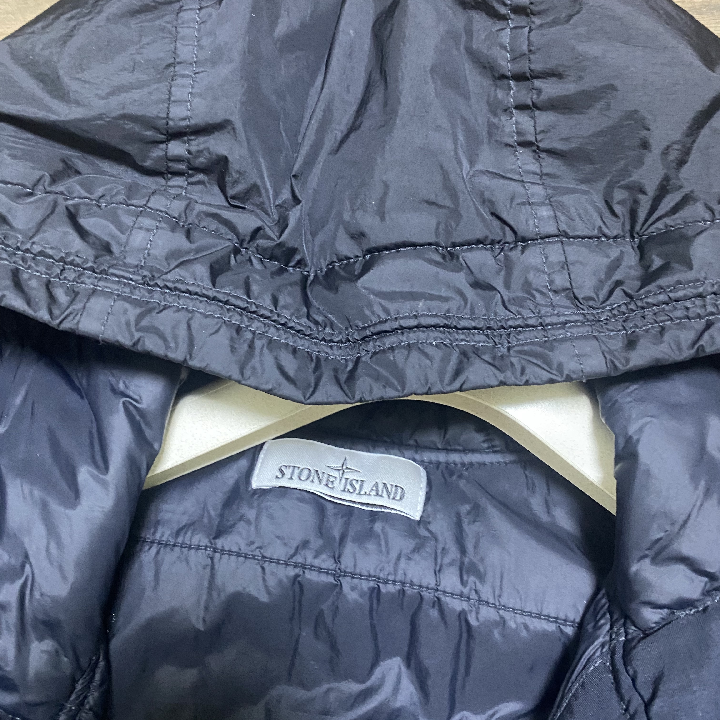Stone Island 40823 Garment Dyed Crinkle Reps Recycled Nylon with Primaloft TC Jacket Black - 23FW 착용 스타일 - 1