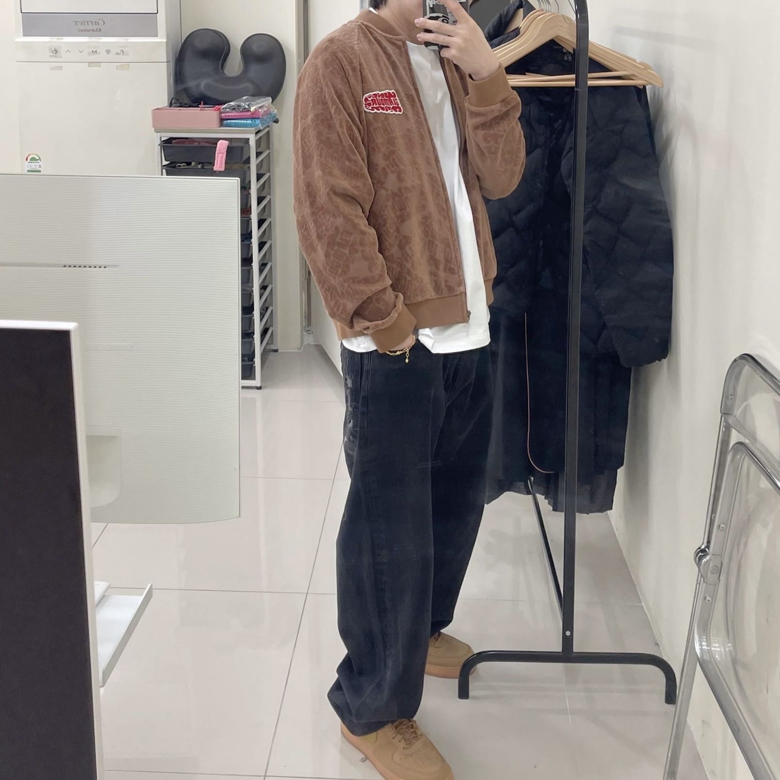 Hysteric Glamour Flame Logo Jacquard Jumper Brown, Supreme x Coogi Baggy Jean Black - 23SS 착용 스타일