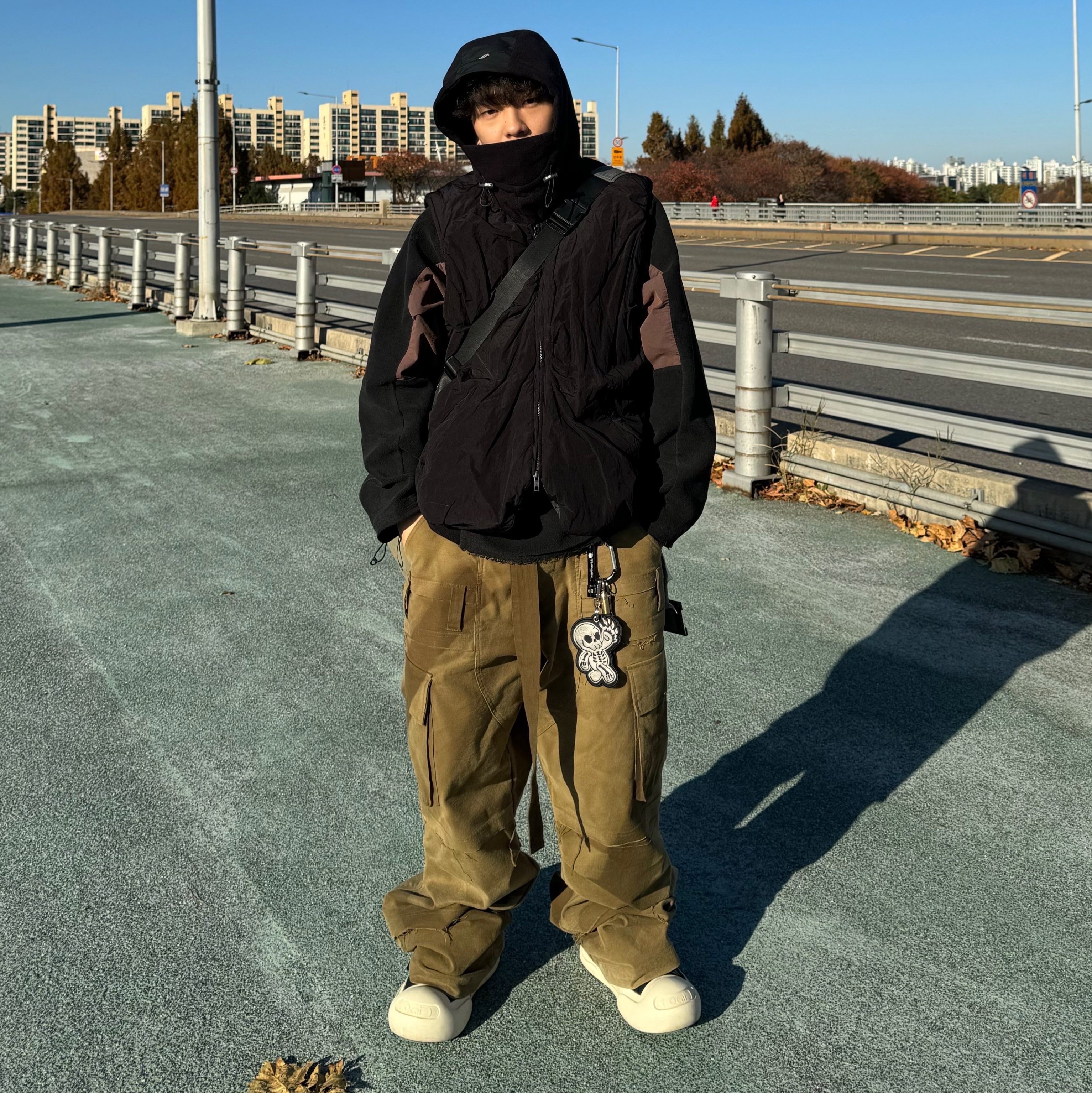 Wapworks Moleskin Belted Cargo Pants Olive Khaki 착용 스타일 - 3