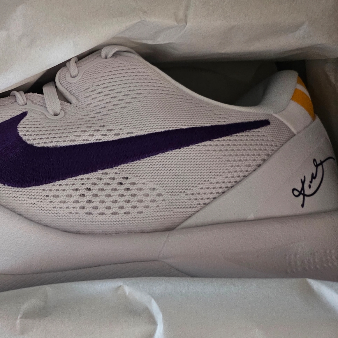 Nike Kobe 8 Protro White and Court Purple 착용 스타일