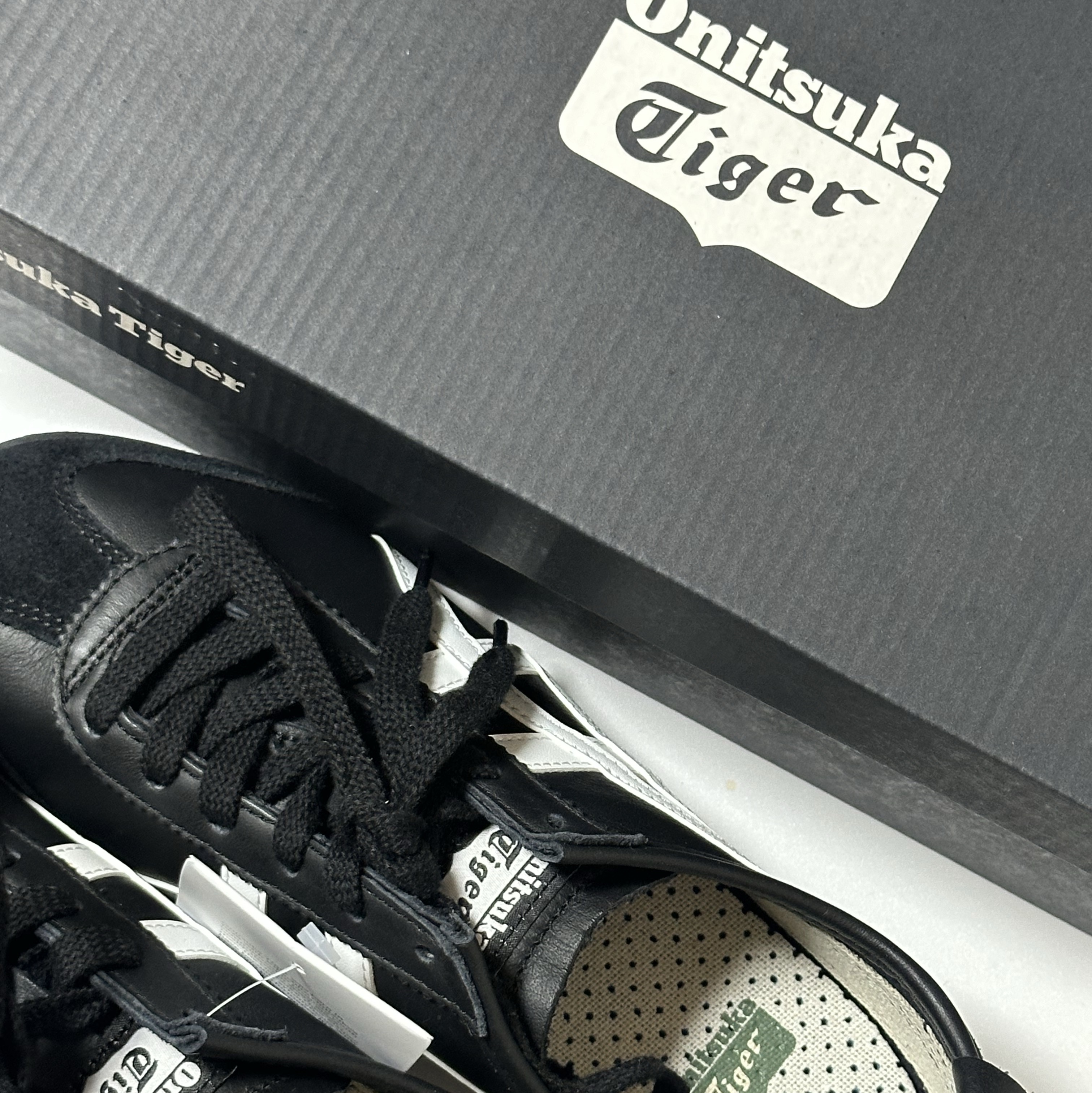Onitsuka Tiger Mexico 66 Black White 착용 스타일