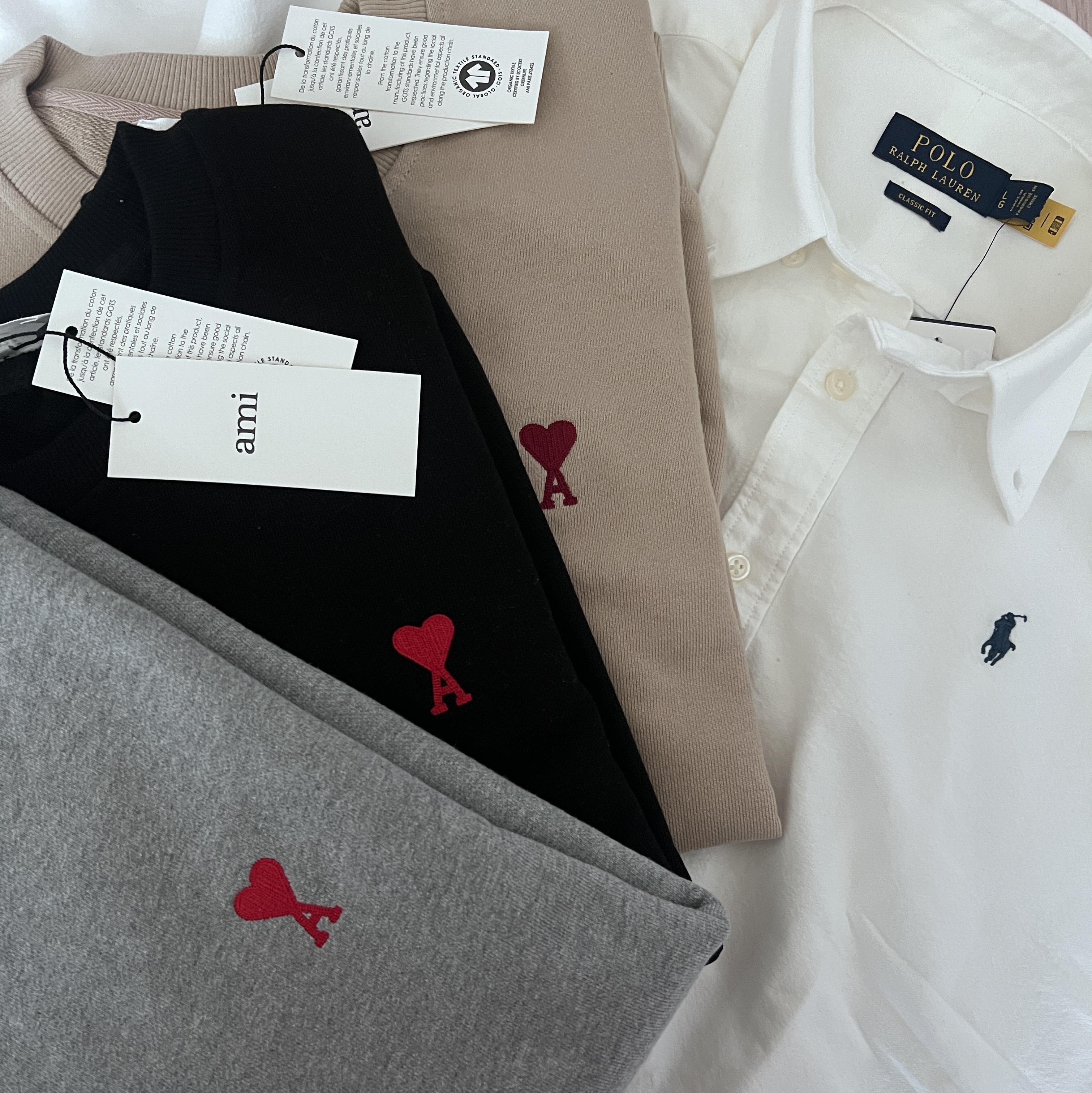 [30% 적립] Polo Ralph Lauren Classic Fit Garment Dyed Oxford Shirt White, AMI de Coeur Sweatshirt Black 착용 스타일