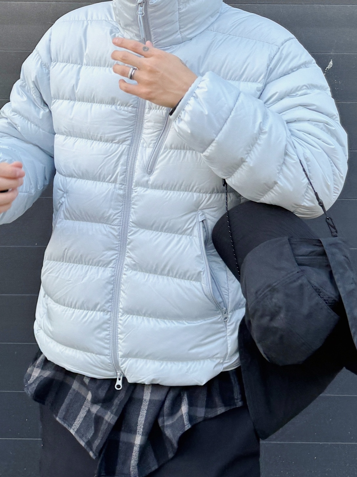 Post Archive Faction (Paf) 5.1 Technical Pants Right Black, On Running x Post Archive Faction (Paf) Cloudmonster 2 Moondust Chalk 착용 스타일 - 4