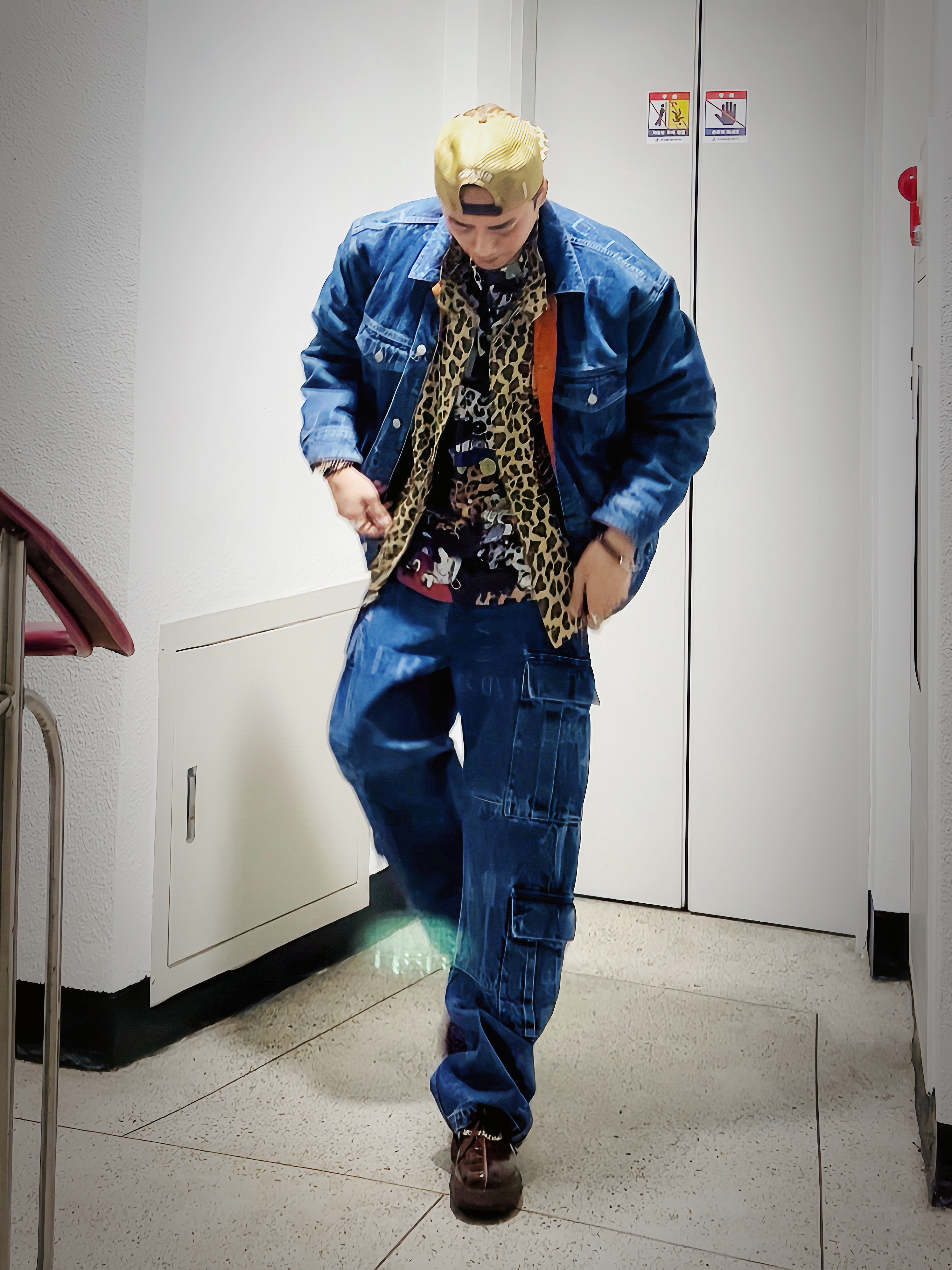 Supreme x Toy Machine Mesh Back 5-Panel Leopard - 24SS, Supreme x Toy Machine Harrington Jacket Leopard - 24SS 착용 스타일 - 2