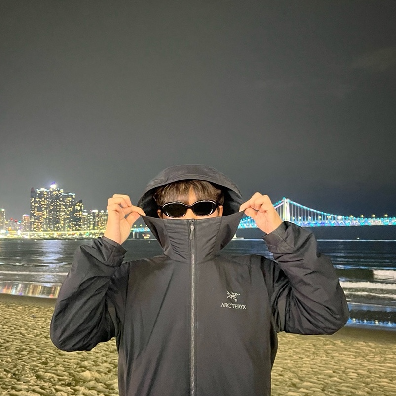 Arc'teryx Atom LT Hoody Black 착용 스타일 - 2
