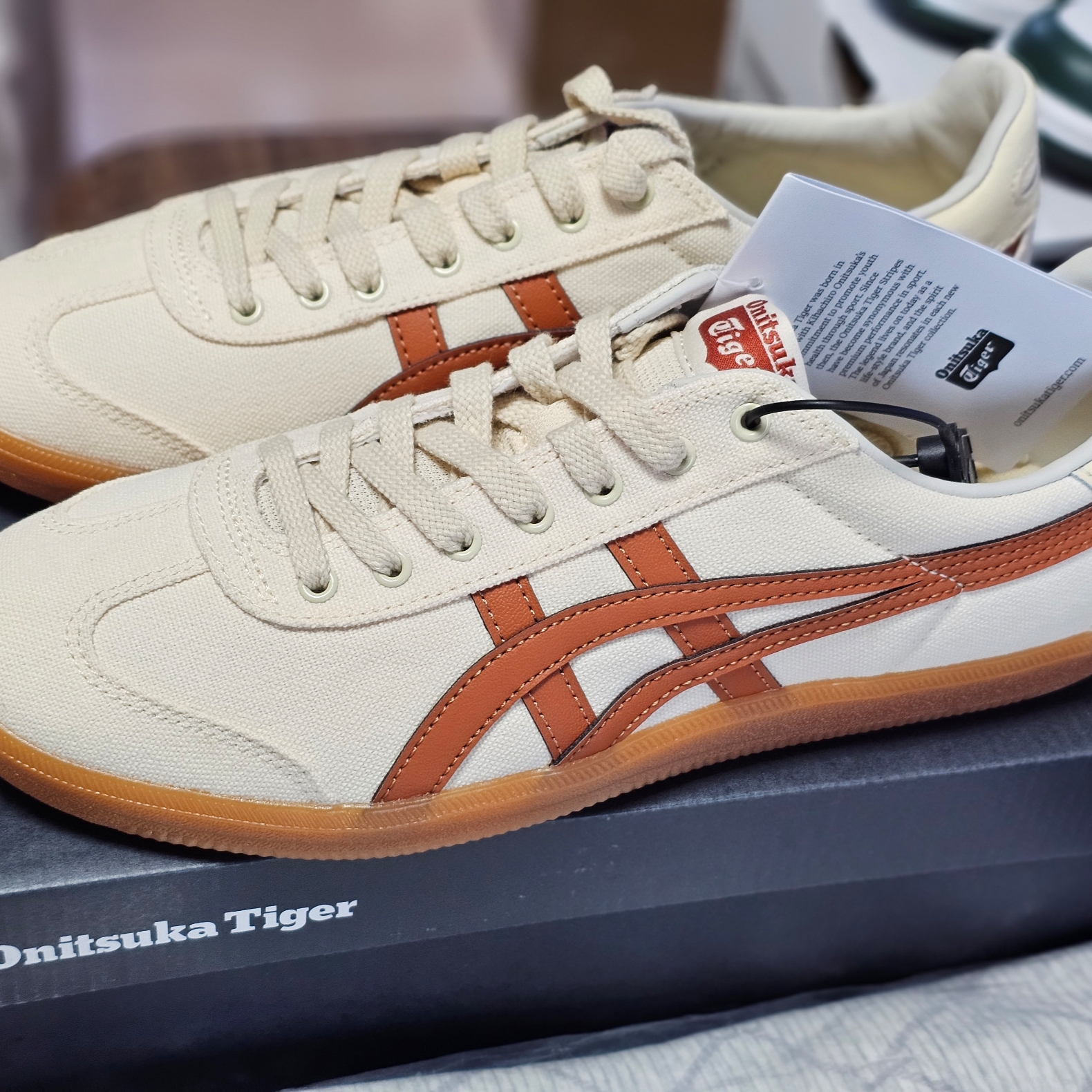 Onitsuka Tiger Tokuten Cream White 착용 스타일