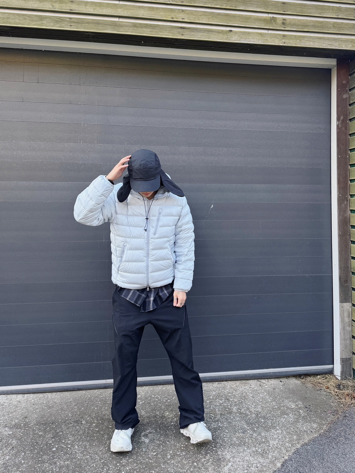 Post Archive Faction (Paf) 5.1 Technical Pants Right Black, On Running x Post Archive Faction (Paf) Cloudmonster 2 Moondust Chalk 착용 스타일 - 3