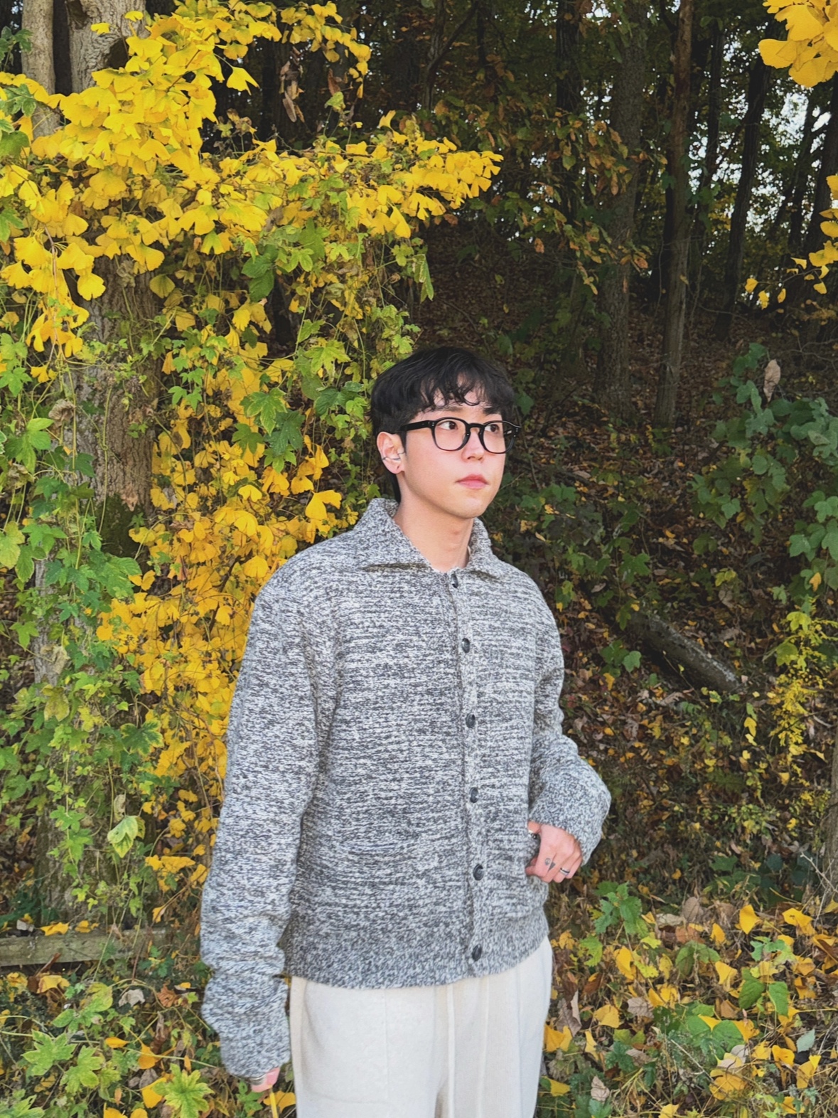 Loewe x On Running Cloudtilt 2.0 Sand White 착용 스타일 - 3
