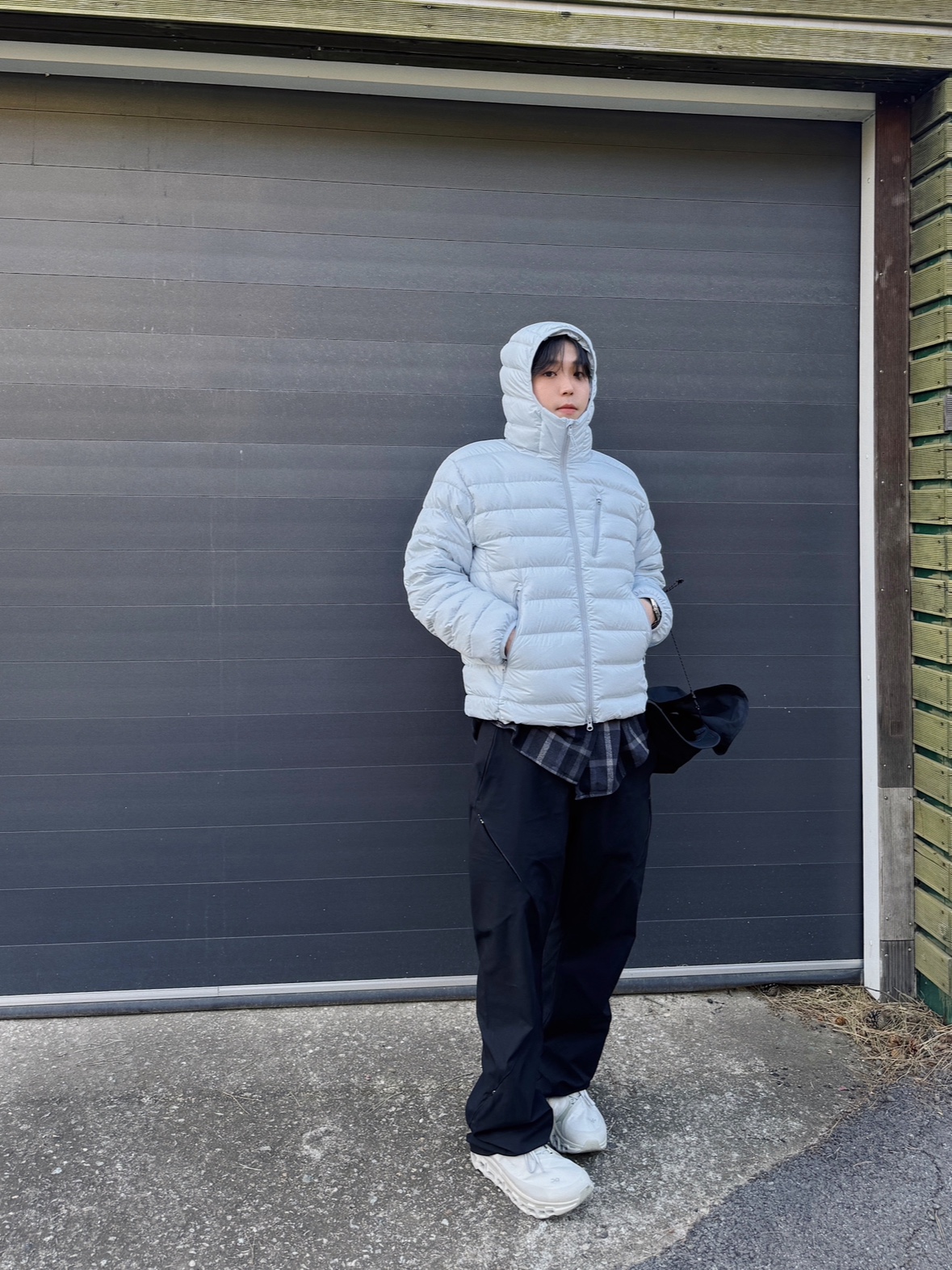 Post Archive Faction (Paf) 5.1 Technical Pants Right Black, On Running x Post Archive Faction (Paf) Cloudmonster 2 Moondust Chalk 착용 스타일 - 1