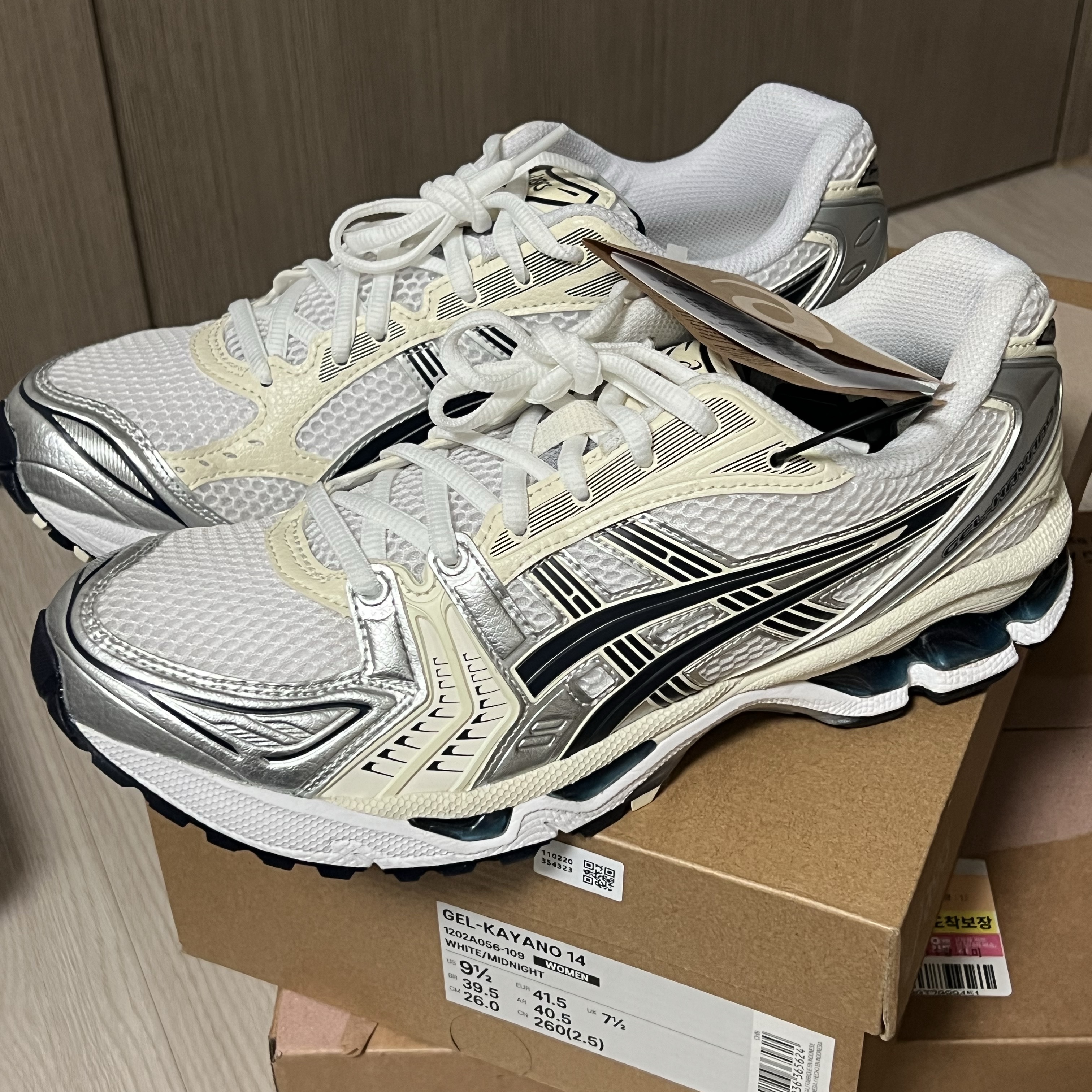 (W) Asics Gel-Kayano 14 White Midnight 착용 스타일