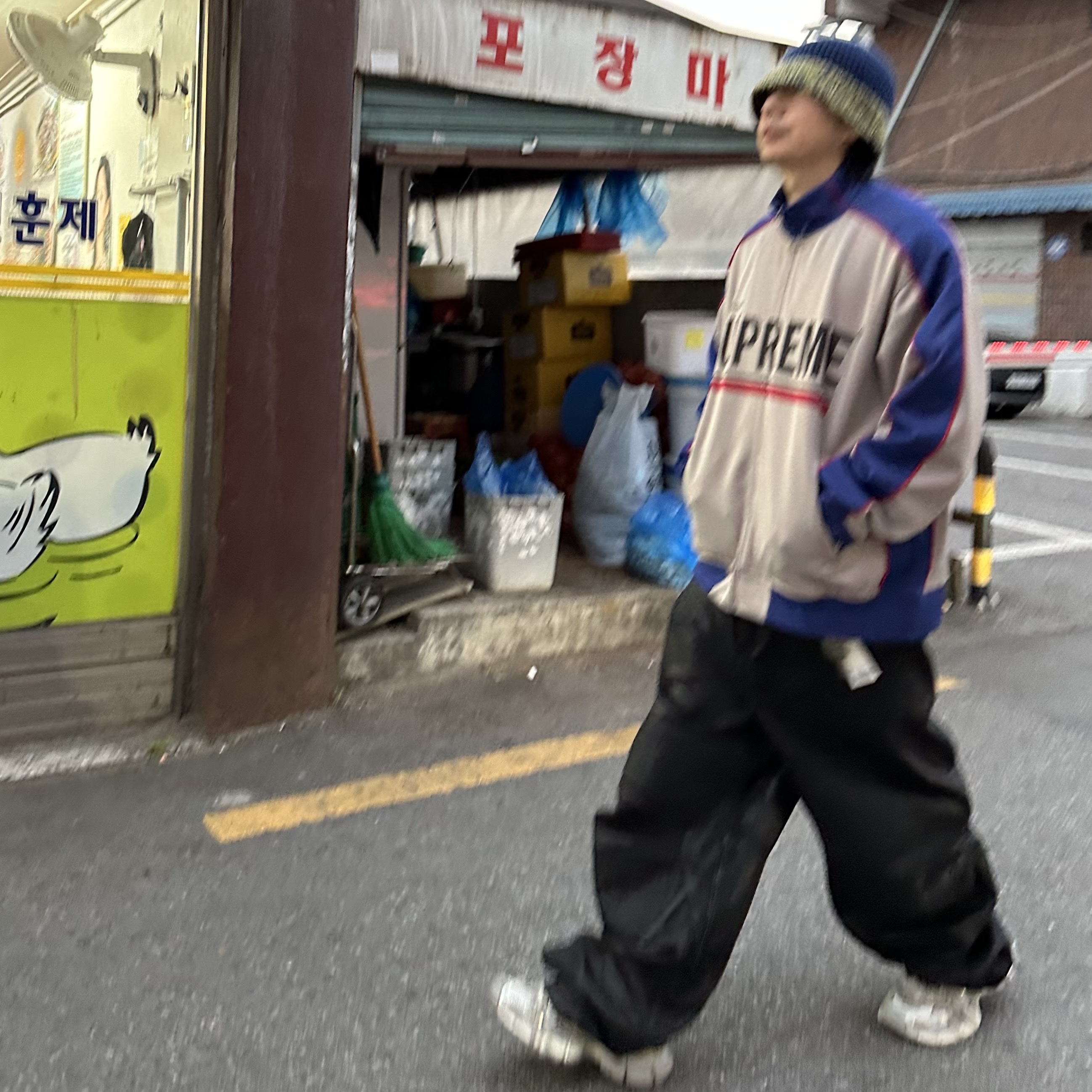 Supreme World Famous Jacquard Track Jacket Stone - 22FW, Balenciaga 3XL Sneakers Light Beige 착용 스타일 - 4