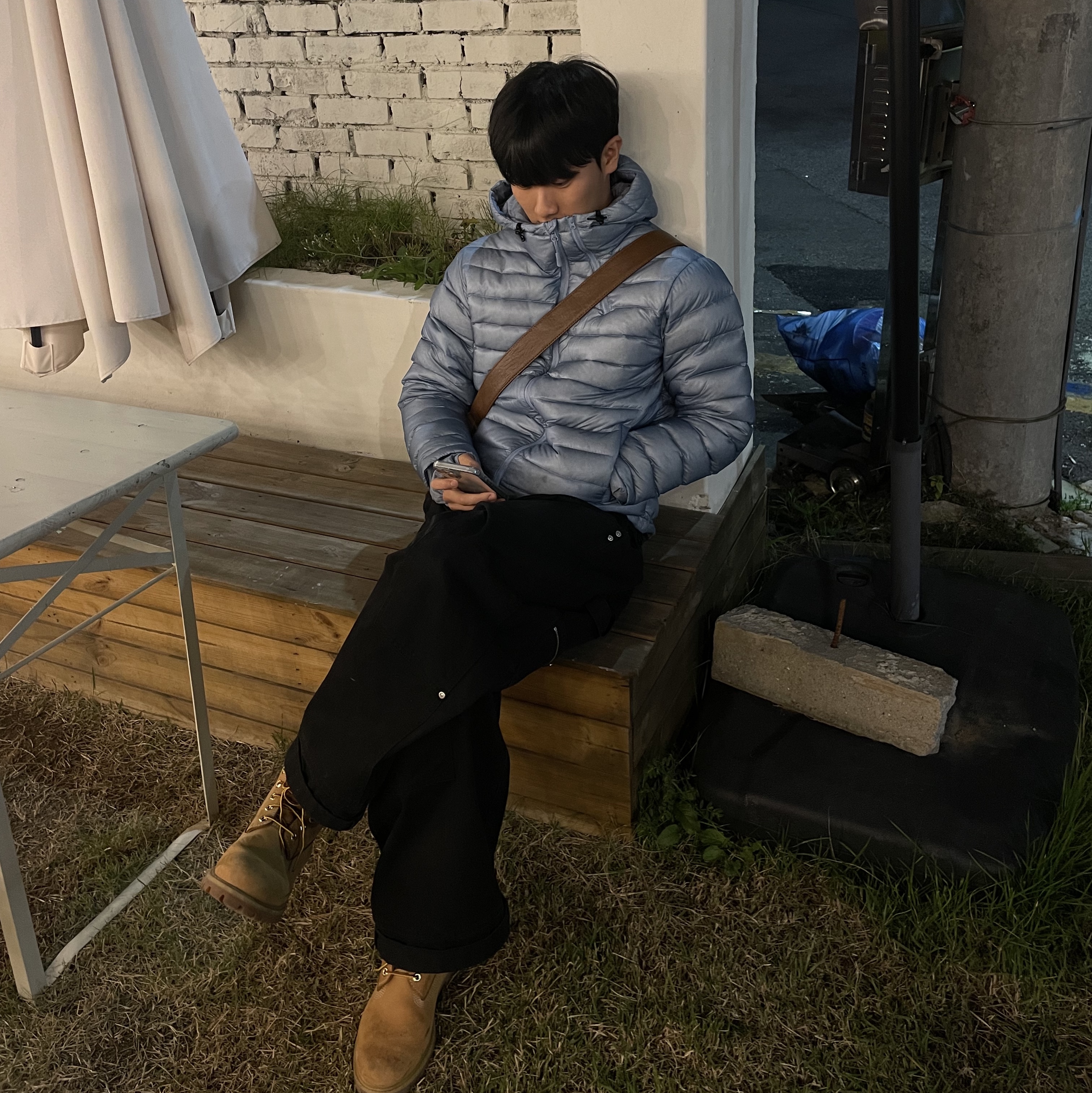 Sansan Gear Suffix Puffer Jacket Sky Blue - 24FW, Matin Kim Logo Sporty Duffel Bag Black 착용 스타일 - 3