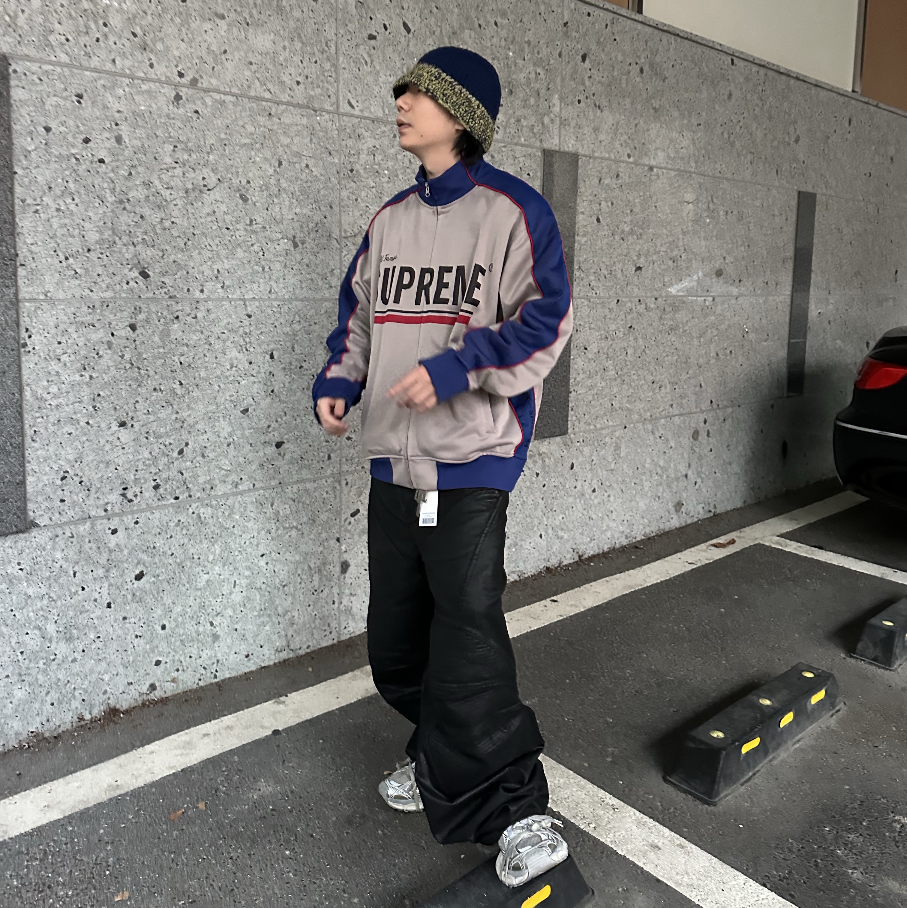 Supreme World Famous Jacquard Track Jacket Stone - 22FW, Balenciaga 3XL Sneakers Light Beige 착용 스타일 - 1