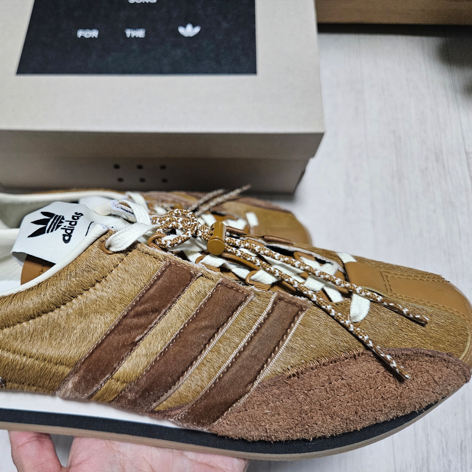 Adidas x Song for the Mute Country OG Bronze Strata Wild Brown 착용 스타일