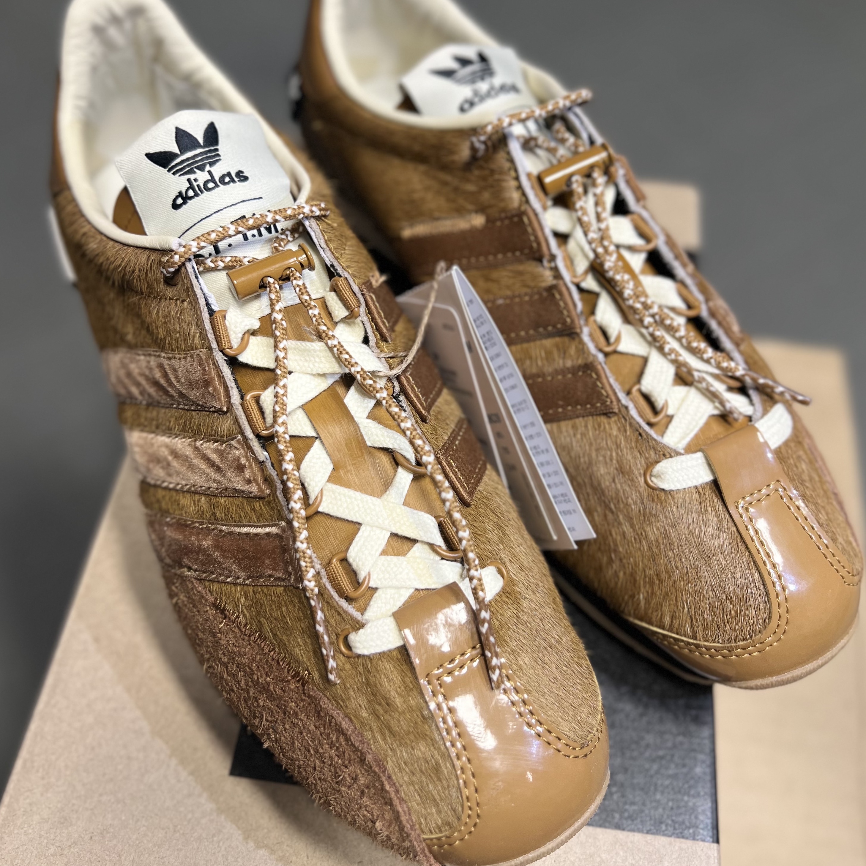 Adidas x Song for the Mute Country OG Bronze Strata Wild Brown 착용 스타일 - 1