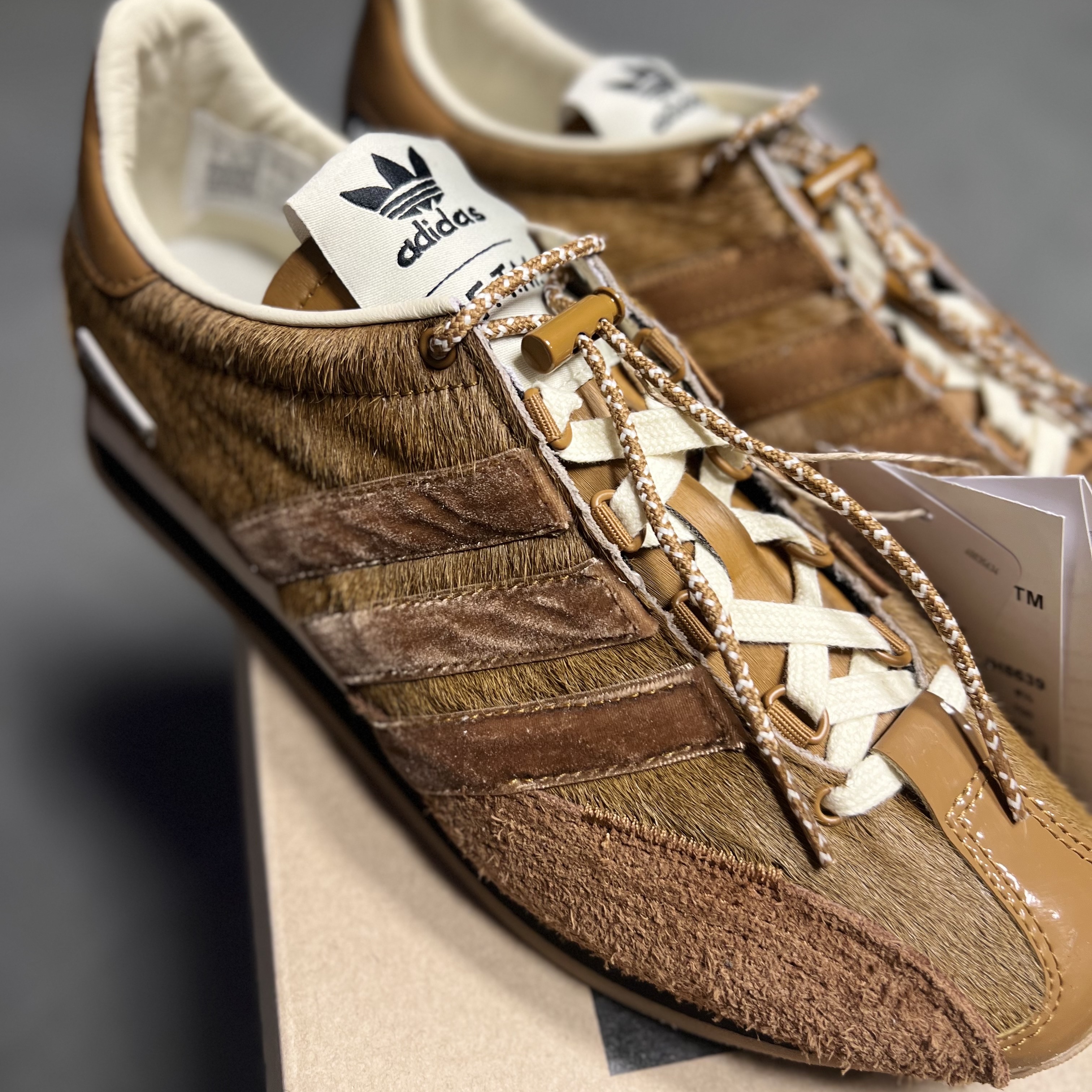 Adidas x Song for the Mute Country OG Bronze Strata Wild Brown 착용 스타일 - 2