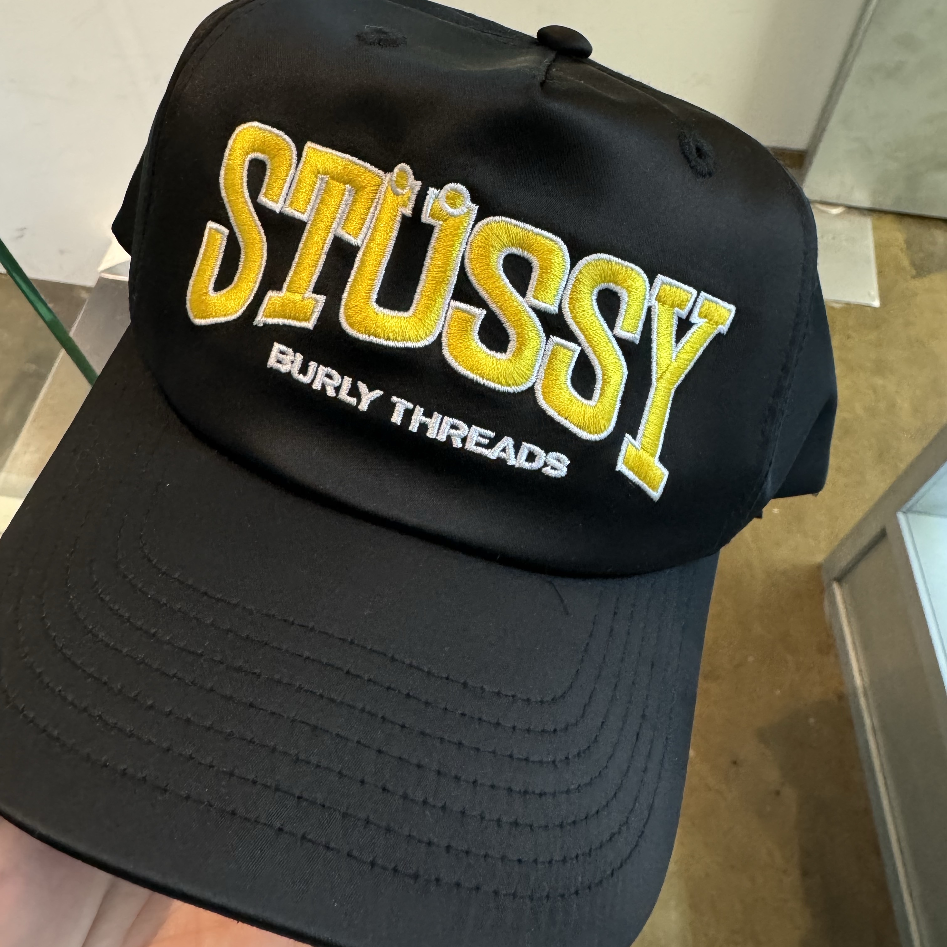 Stussy Mid-Depth Burly Threads Snapback Black 착용 스타일