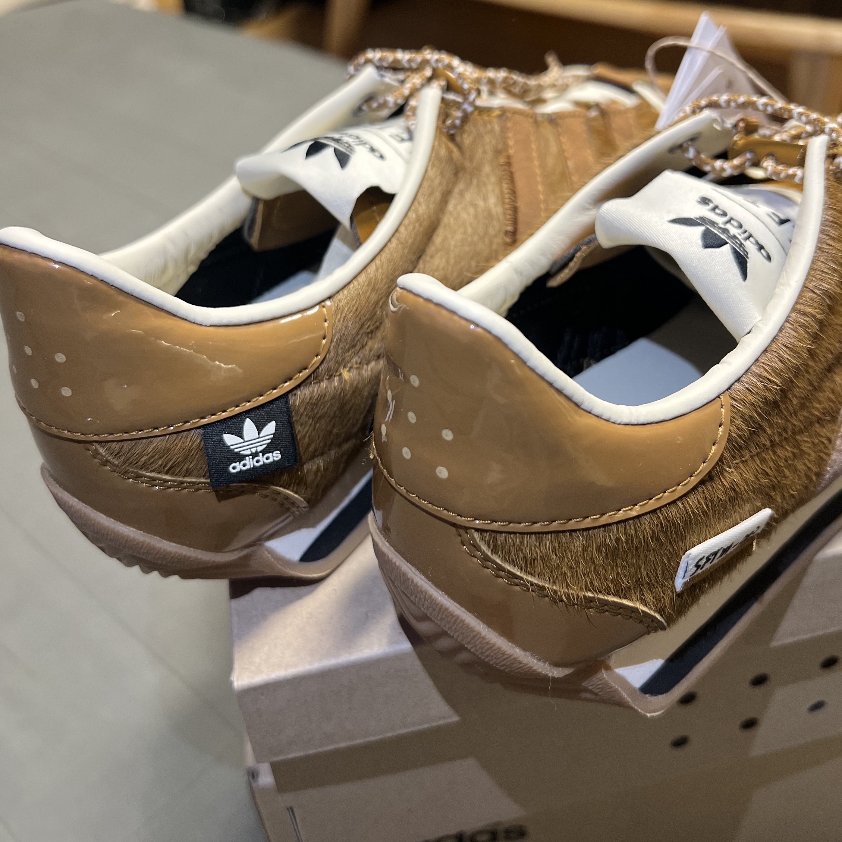 Adidas x Song for the Mute Country OG Bronze Strata Wild Brown 착용 스타일 - 3