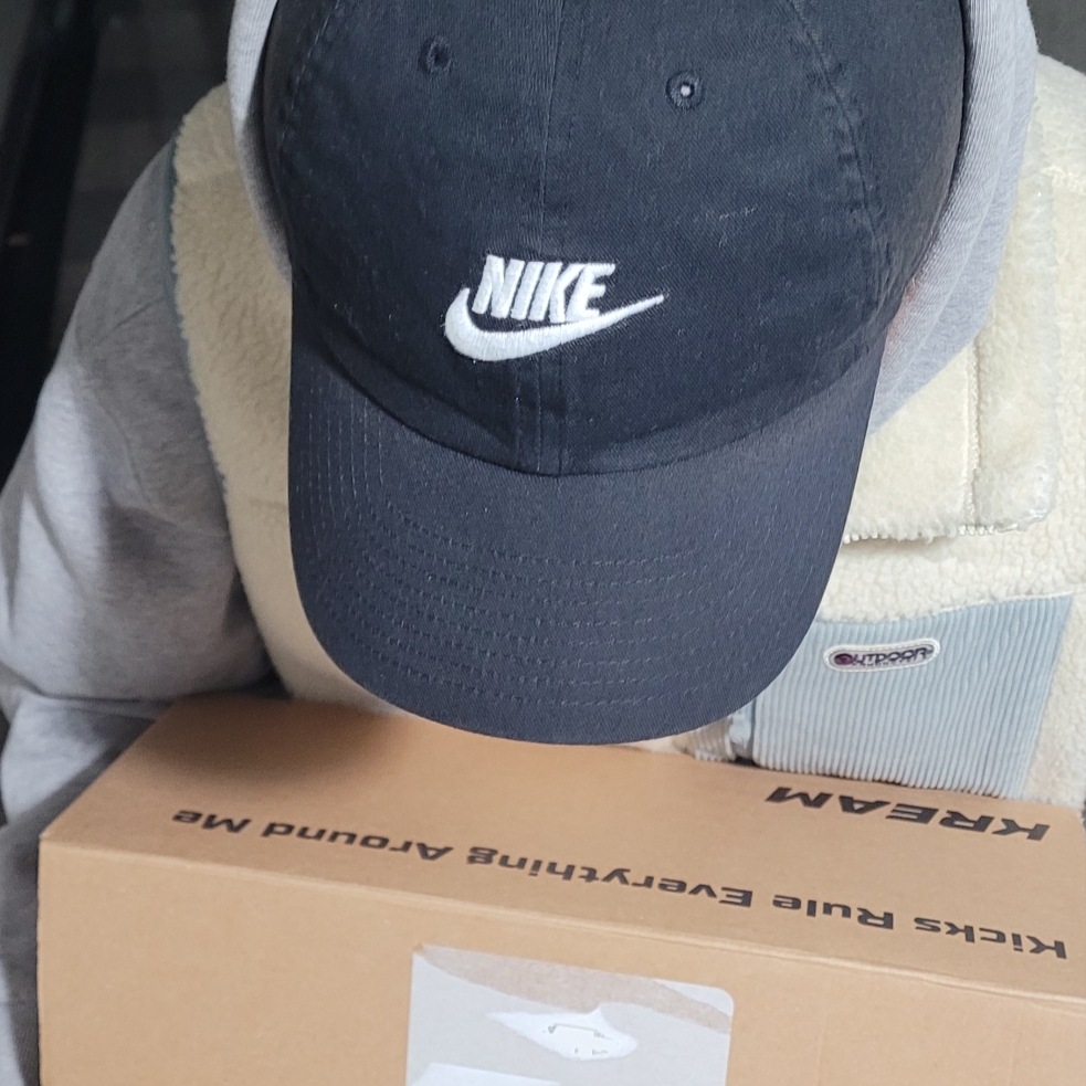Nike Heritage 86 Futura Washed Cap Black White 착용 스타일