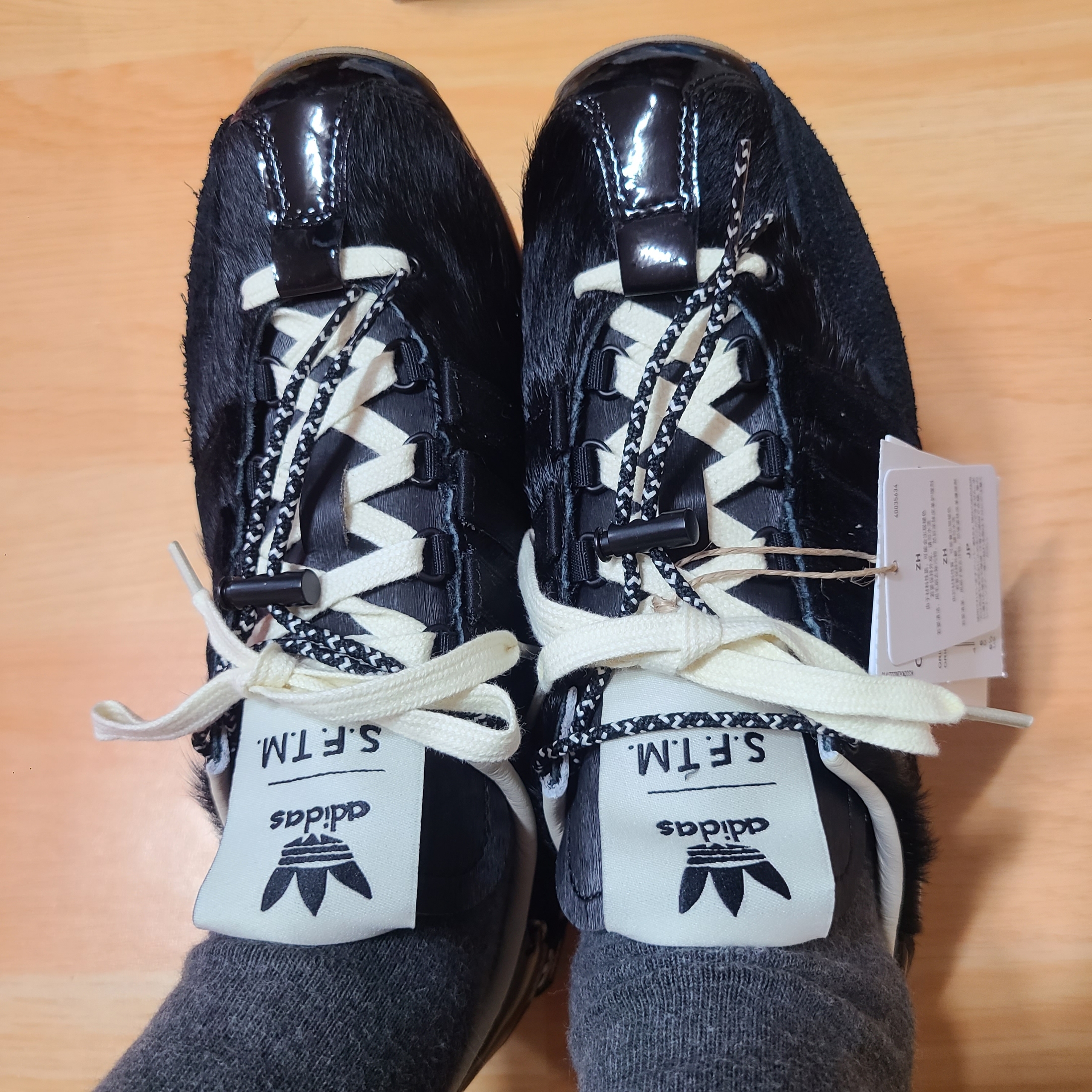 Adidas x Song for the Mute Country OG Core Black Cream White 착용 스타일 - 2