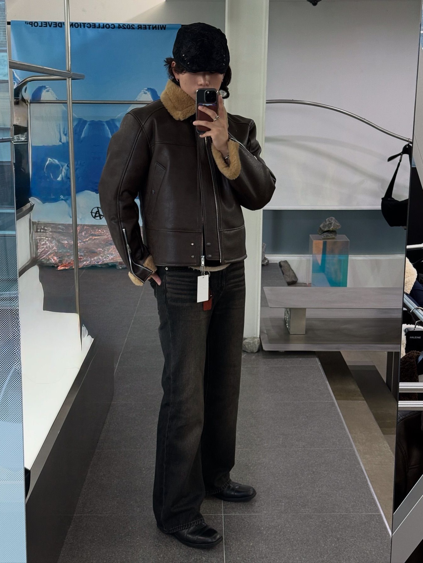 Haleine 3D Faux Shearling Crop Jacket Black (VJ410), Haleine 3D Faux Shearling Crop Jacket Brown (VJ411) 착용 스타일